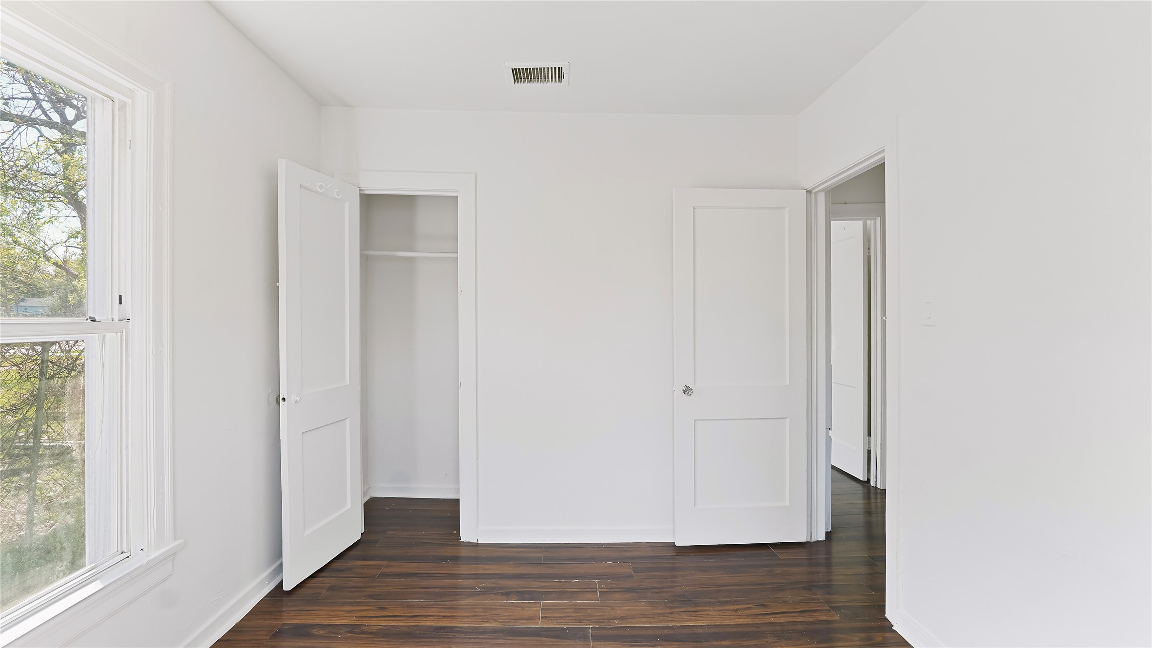 410 Clinton Park Street Property Photo 11