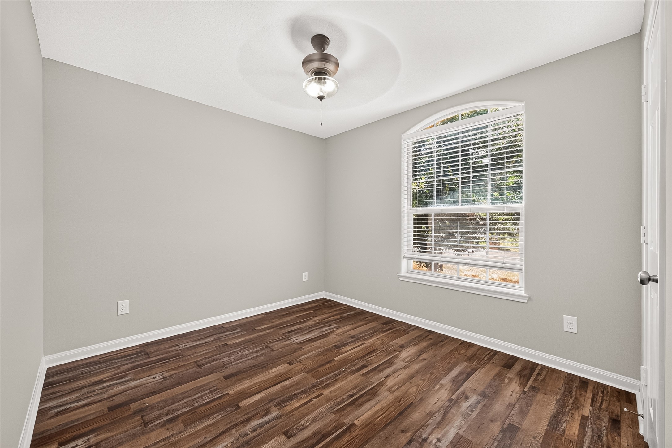38206 S Lost Creek Boulevard Property Photo 28