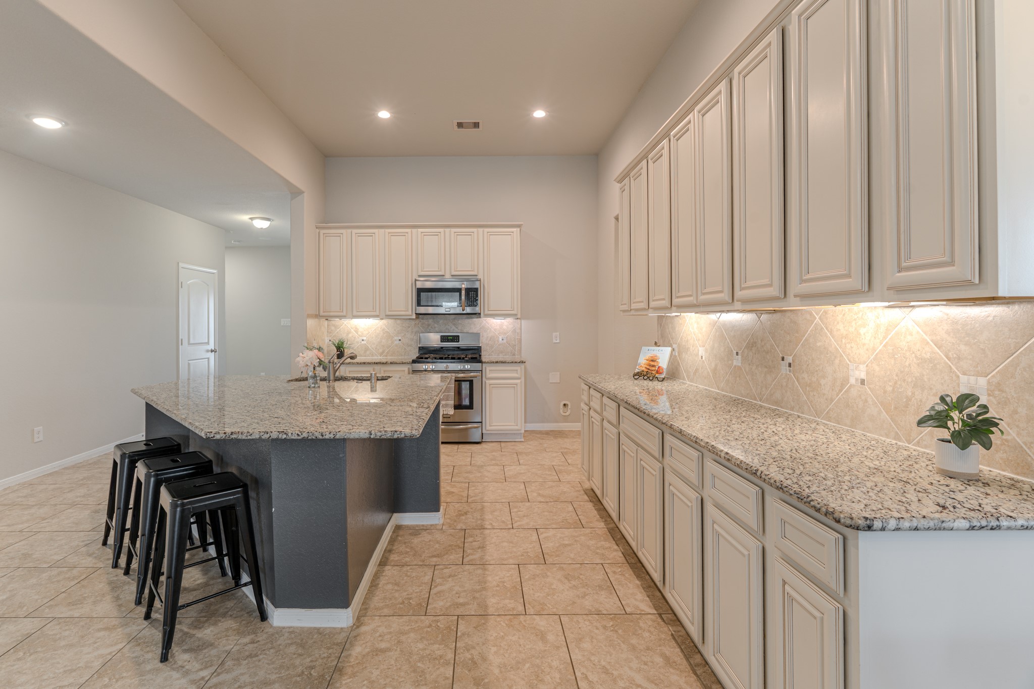 14207 Irvine Ranch Trail Property Photo 7