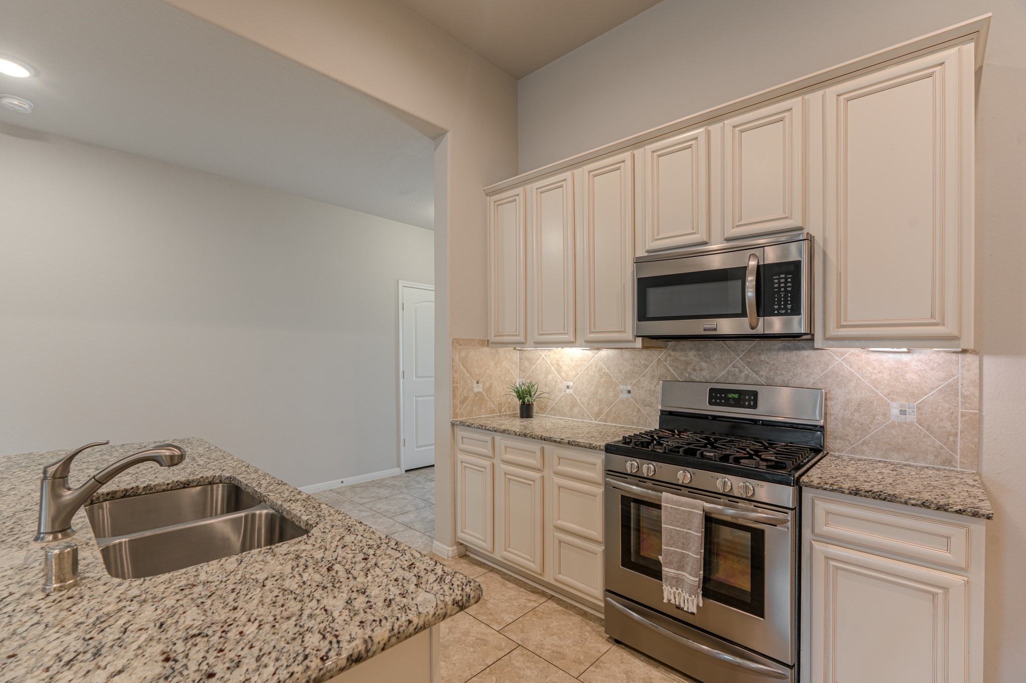 14207 Irvine Ranch Trail Property Photo 9