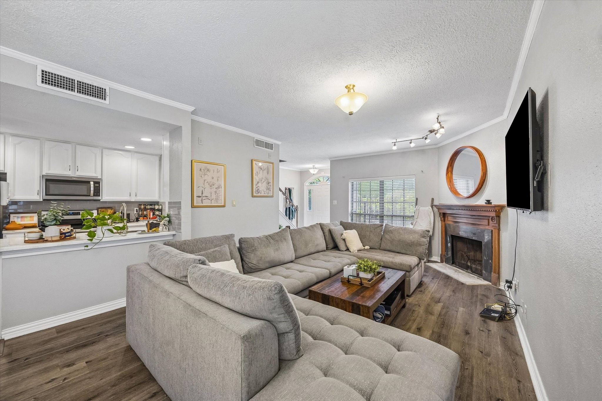 7350 Kirby Drive 6 Property Photo 3