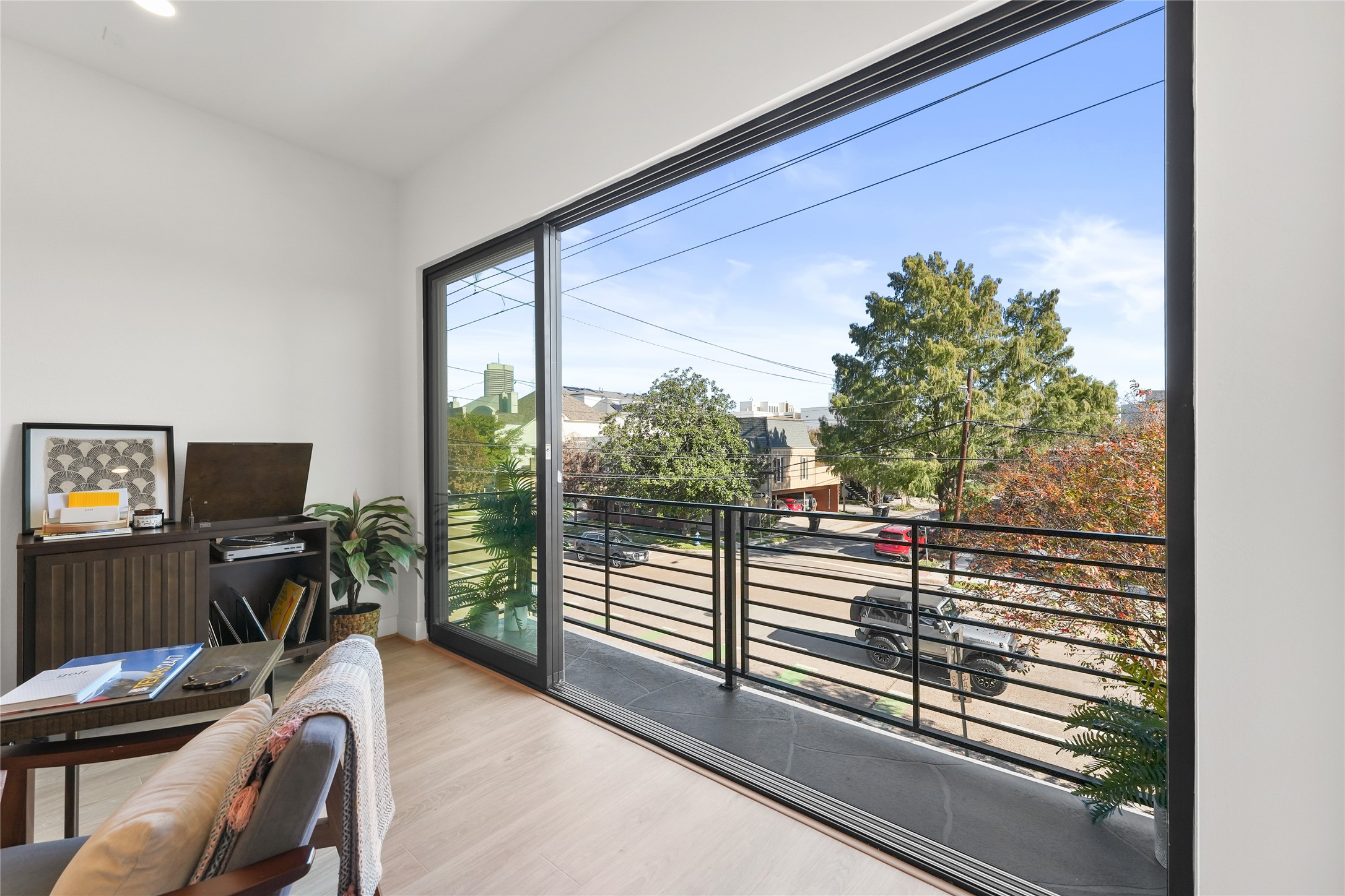 1503 Vermont Street C Property Photo 10