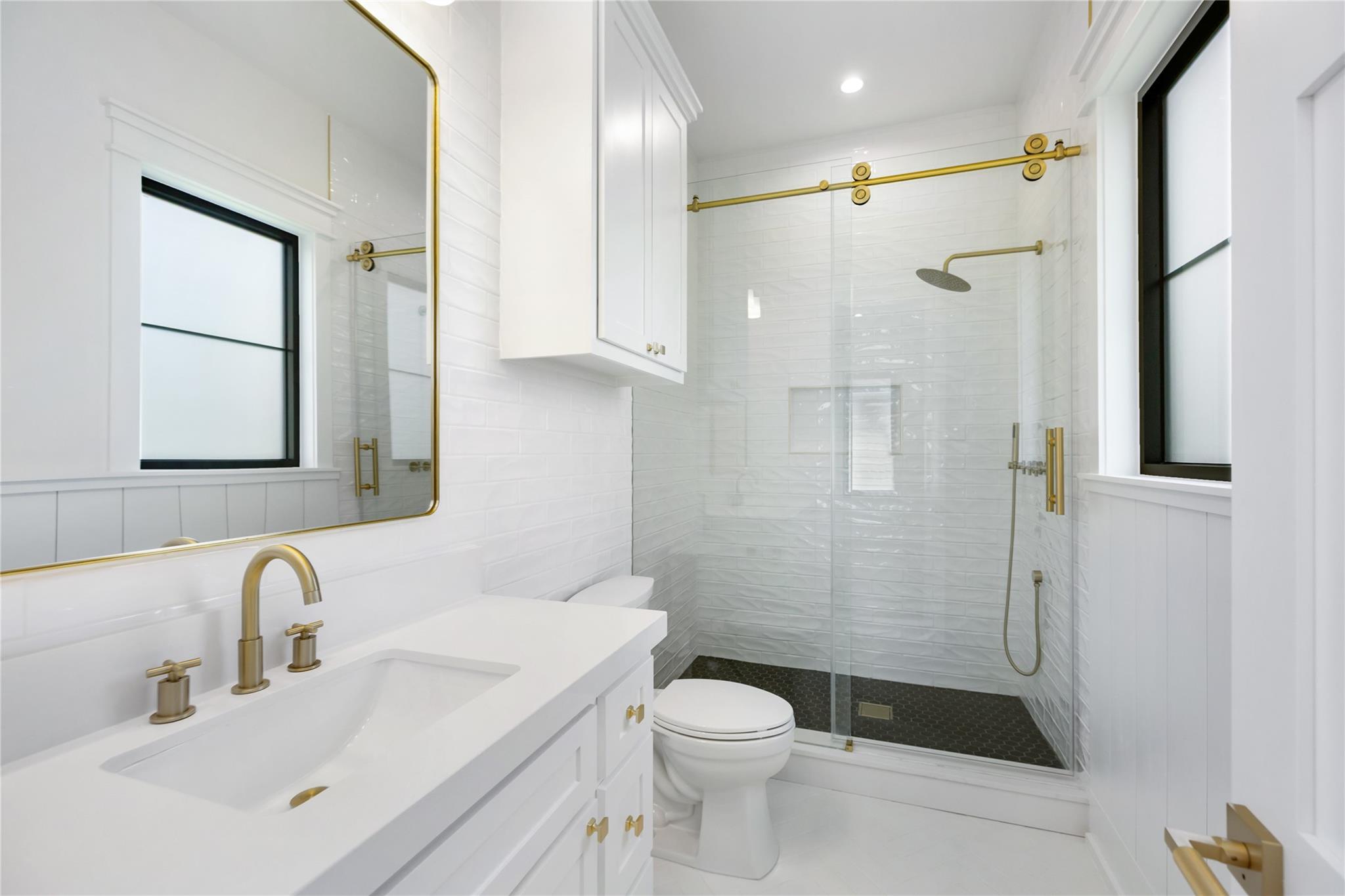 934 W 43rd Street Property Photo 41