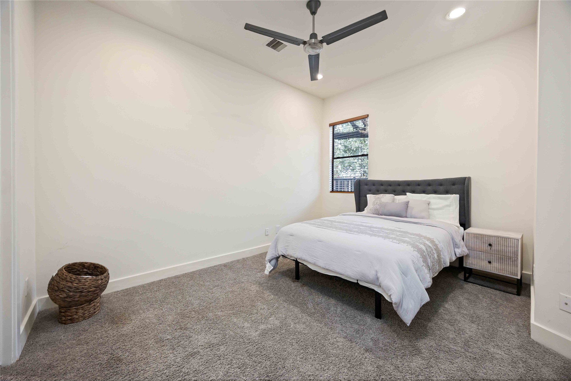 1730 Wentworth Street Property Photo 7