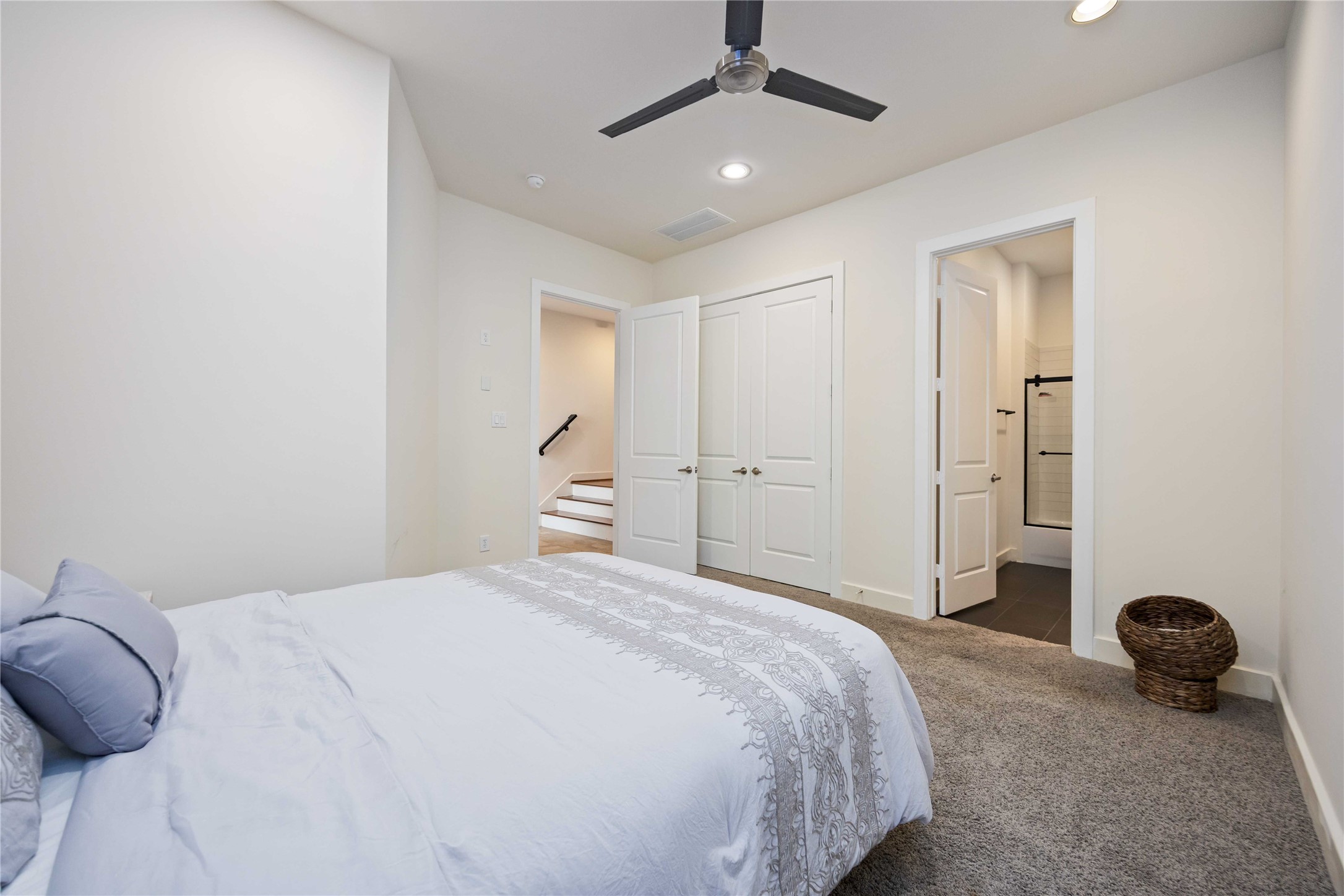 1730 Wentworth Street Property Photo 8
