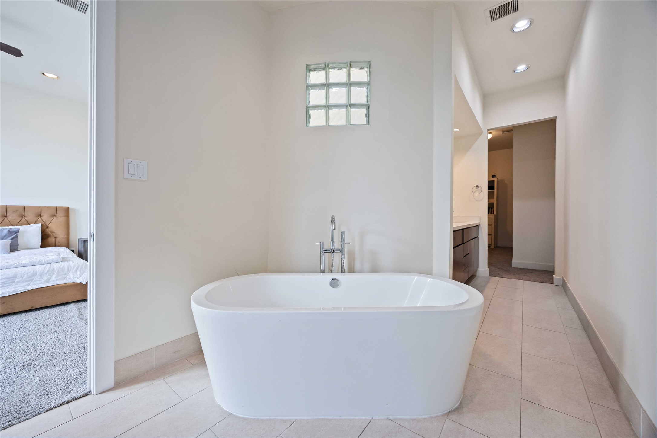 1730 Wentworth Street Property Photo 14