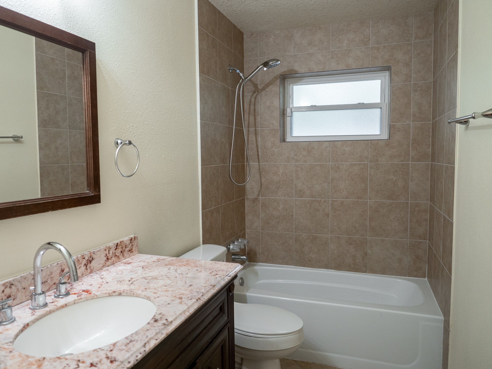 3302 Willie Way Property Photo 12