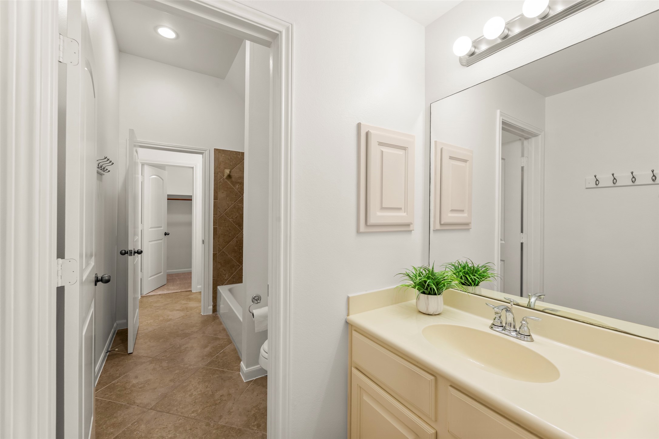 3814 Hunters Gate Court Property Photo 20