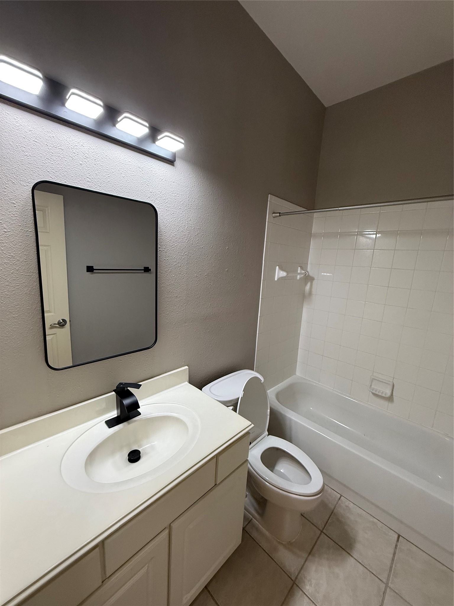 2710 Grants Lake Boulevard G4 Property Photo 6