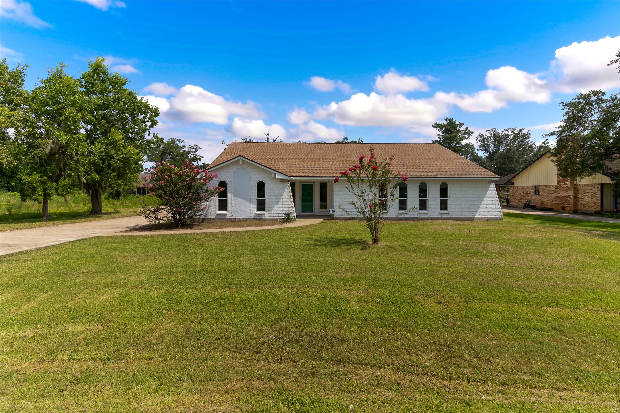 1430 North Rd Property Photo 1