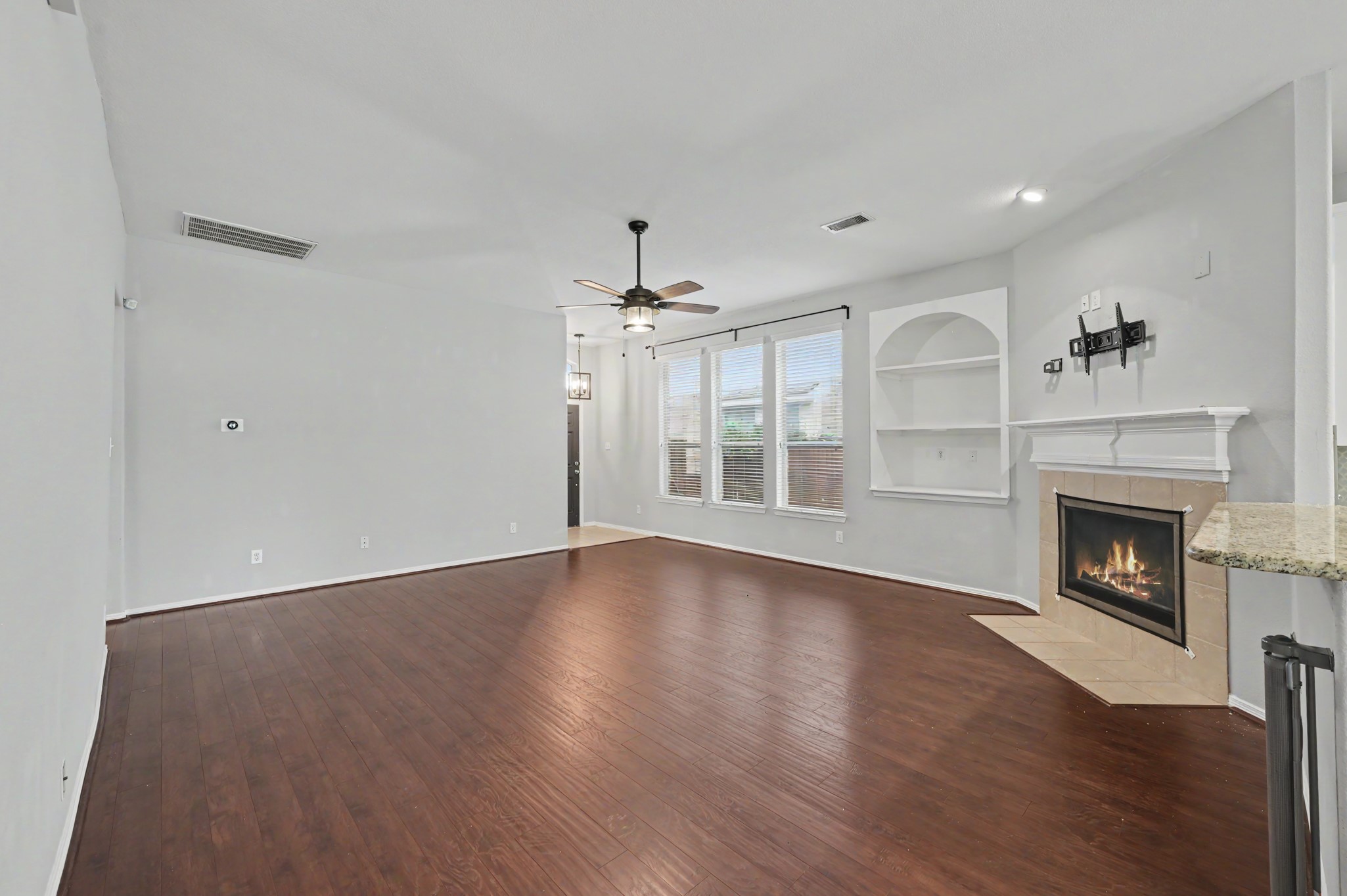 7023 Durango Creek Drive Property Photo 9