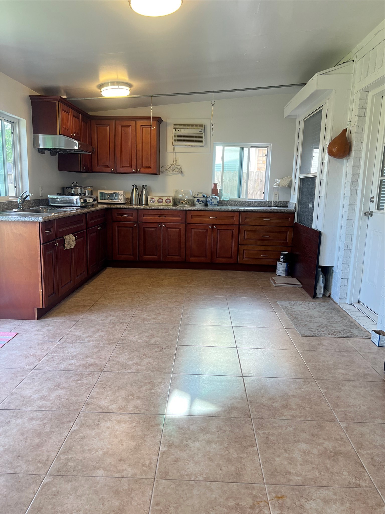13903 Fort Nelson Drive Property Photo 15