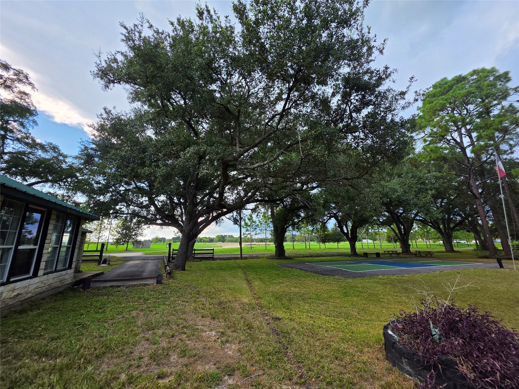 8435 Peters Road Property Photo 7