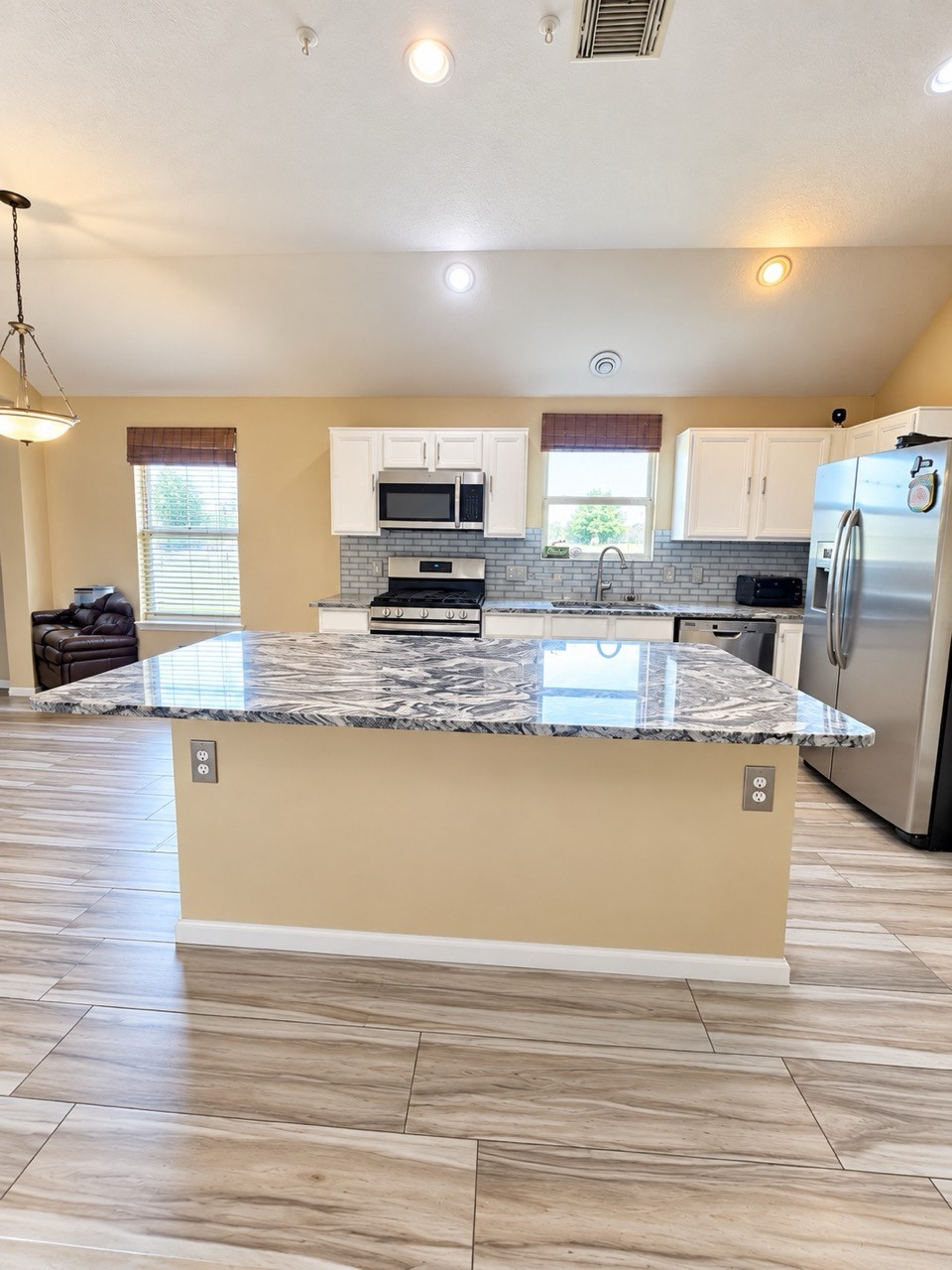 19202 Sunny Leaf Lane Property Photo 8