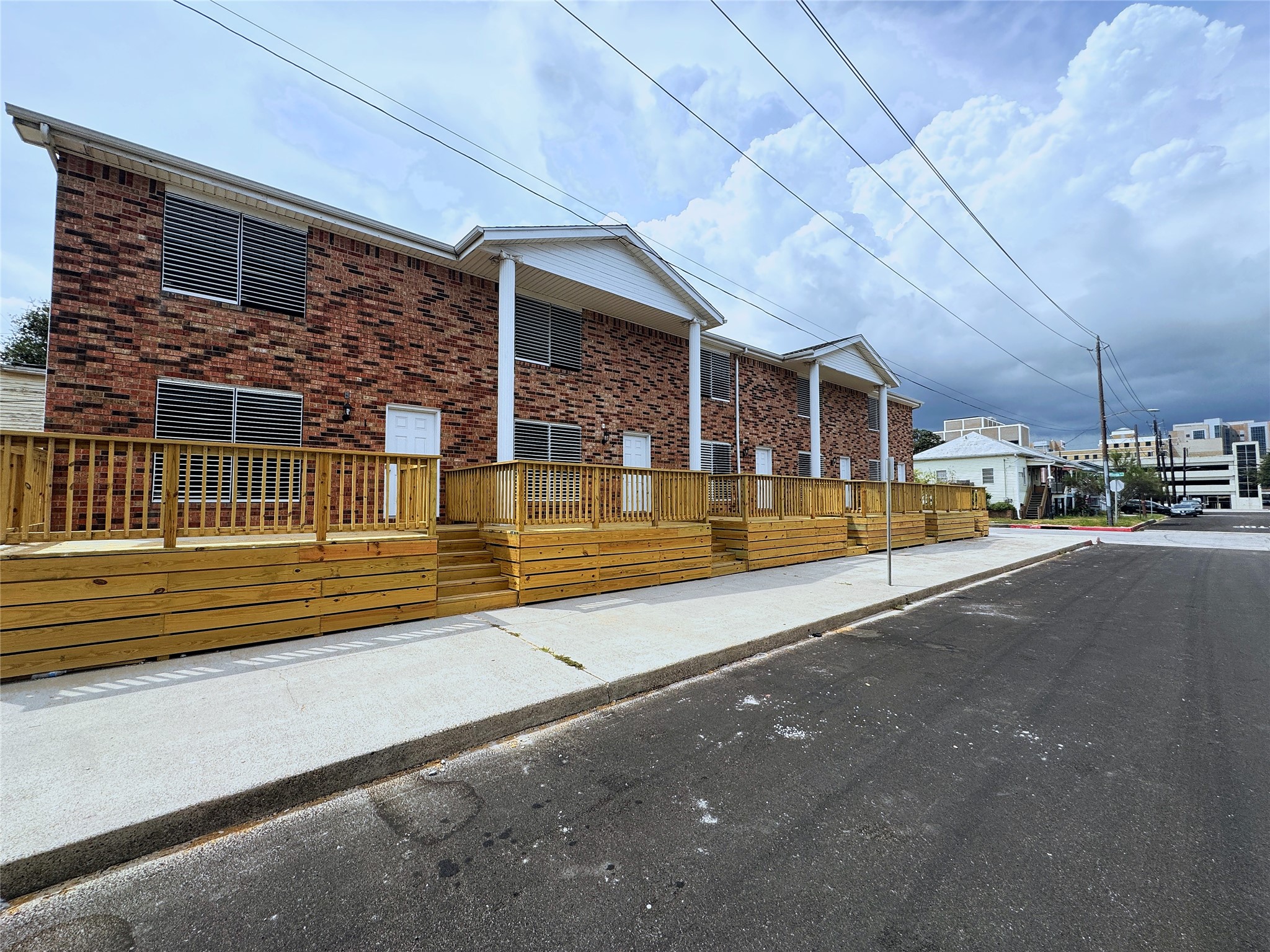 711 7th Street 4 Property Photo 1