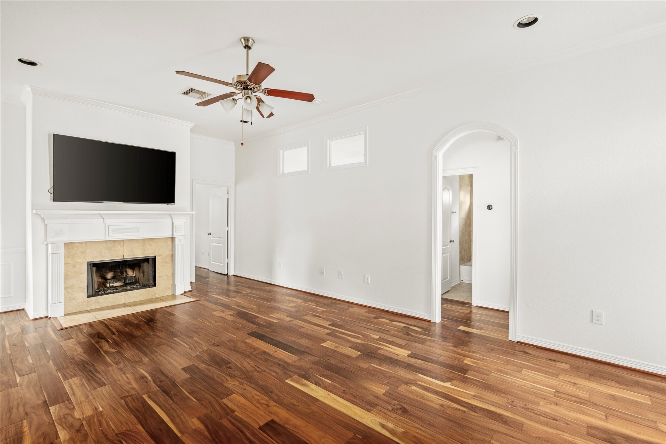 1613 Saulnier Street Property Photo 5