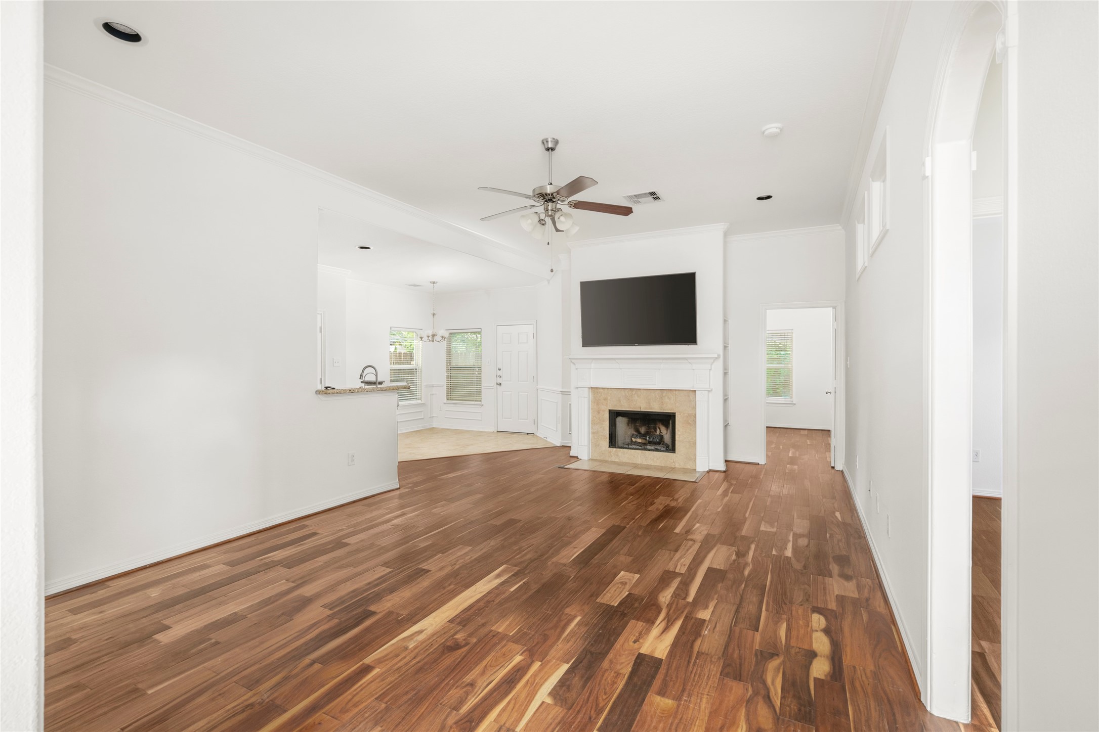 1613 Saulnier Street Property Photo 7