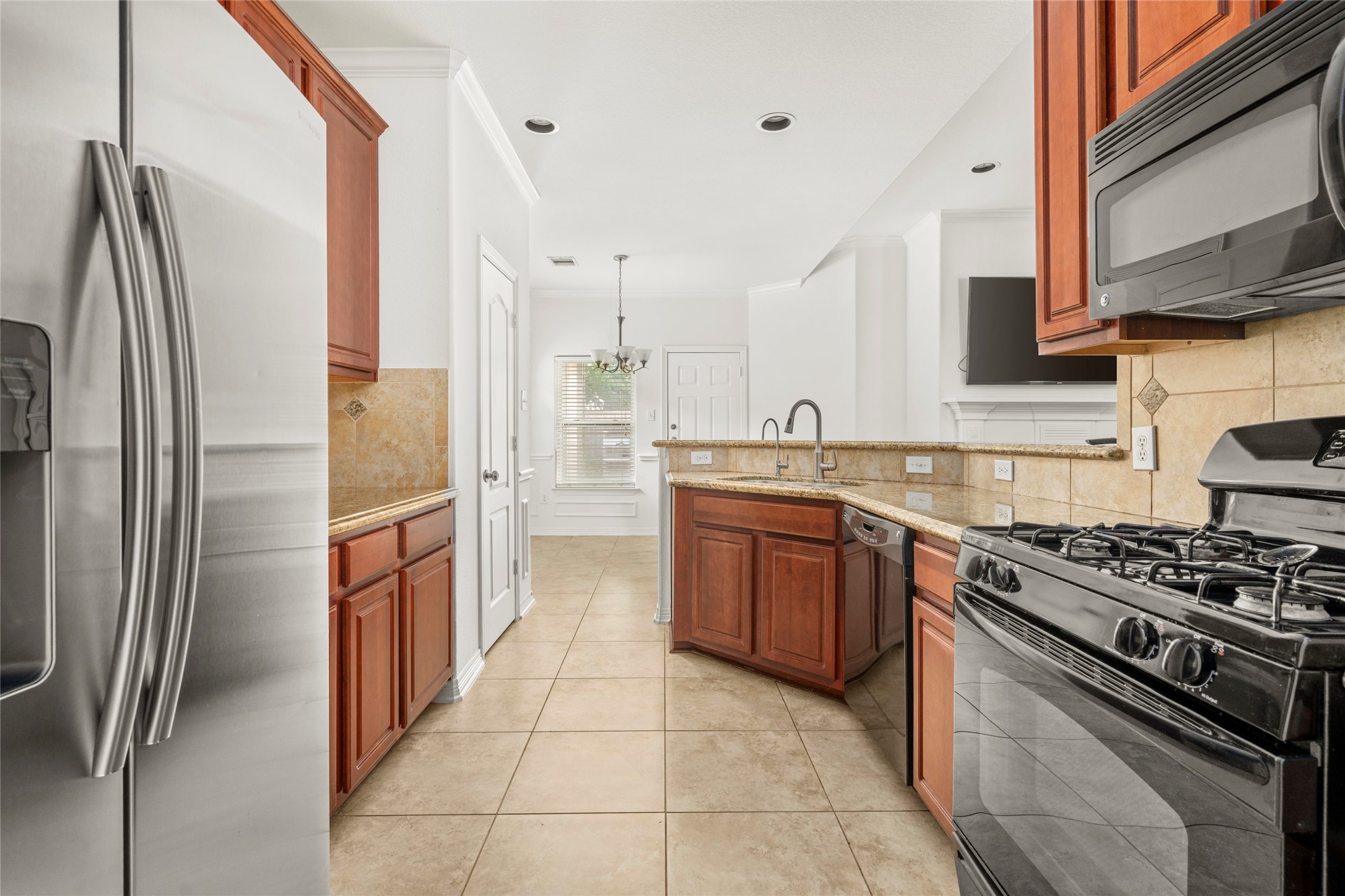 1613 Saulnier Street Property Photo 10