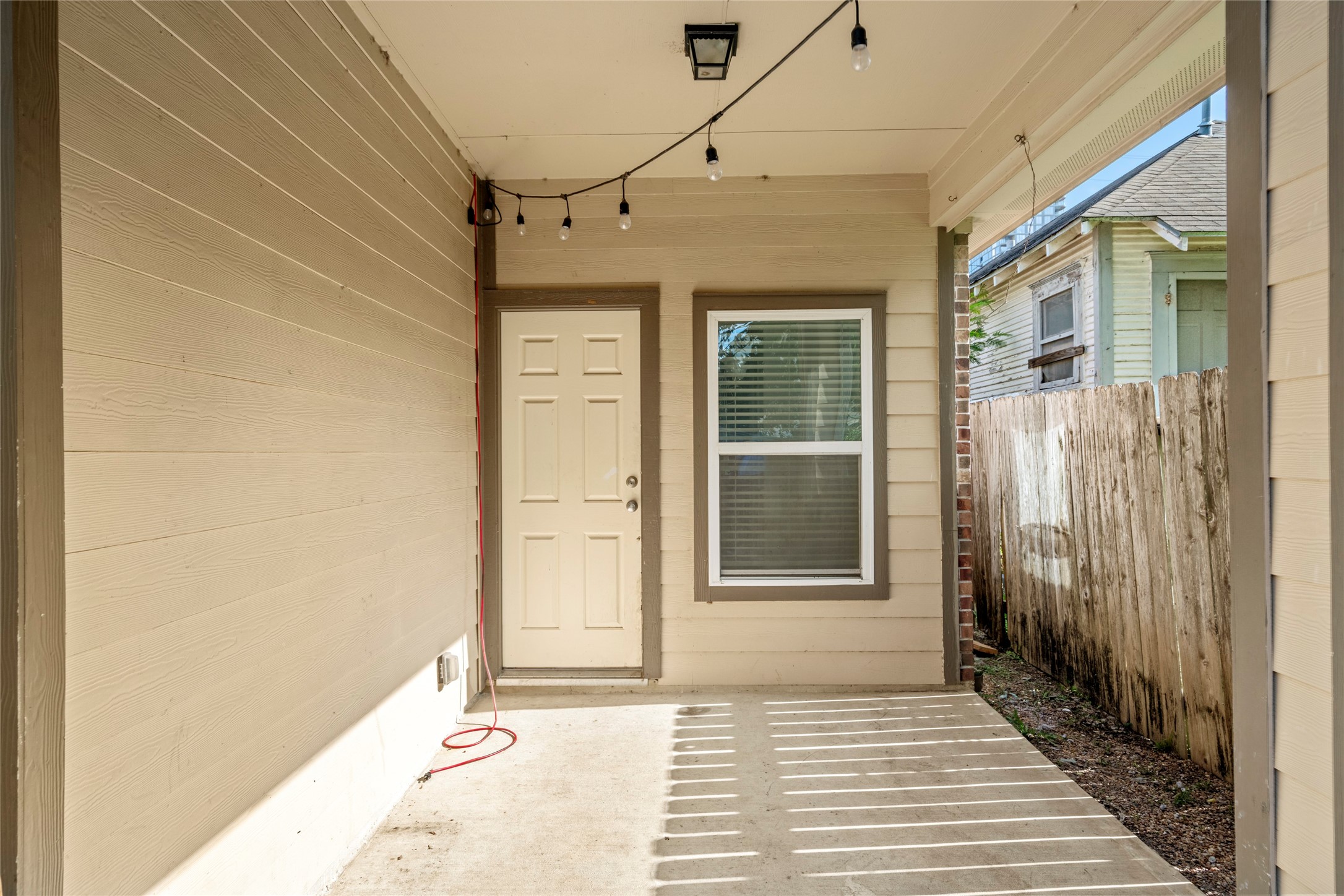 1613 Saulnier Street Property Photo 25
