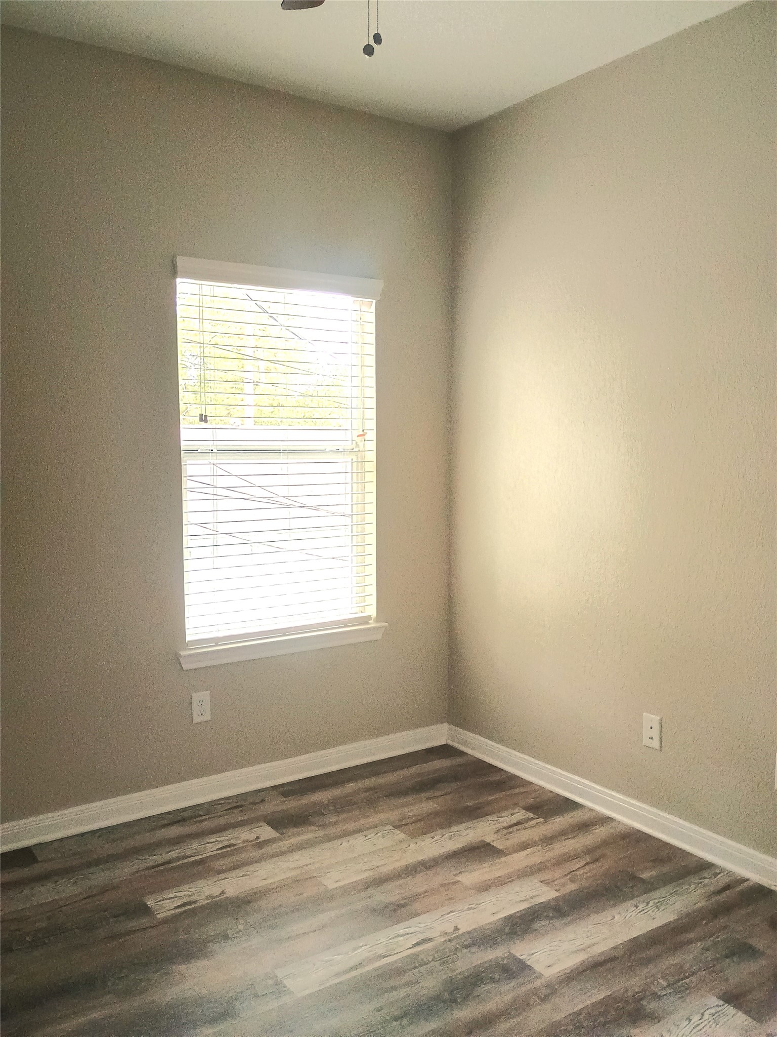617 Edgar Street B Property Photo 2