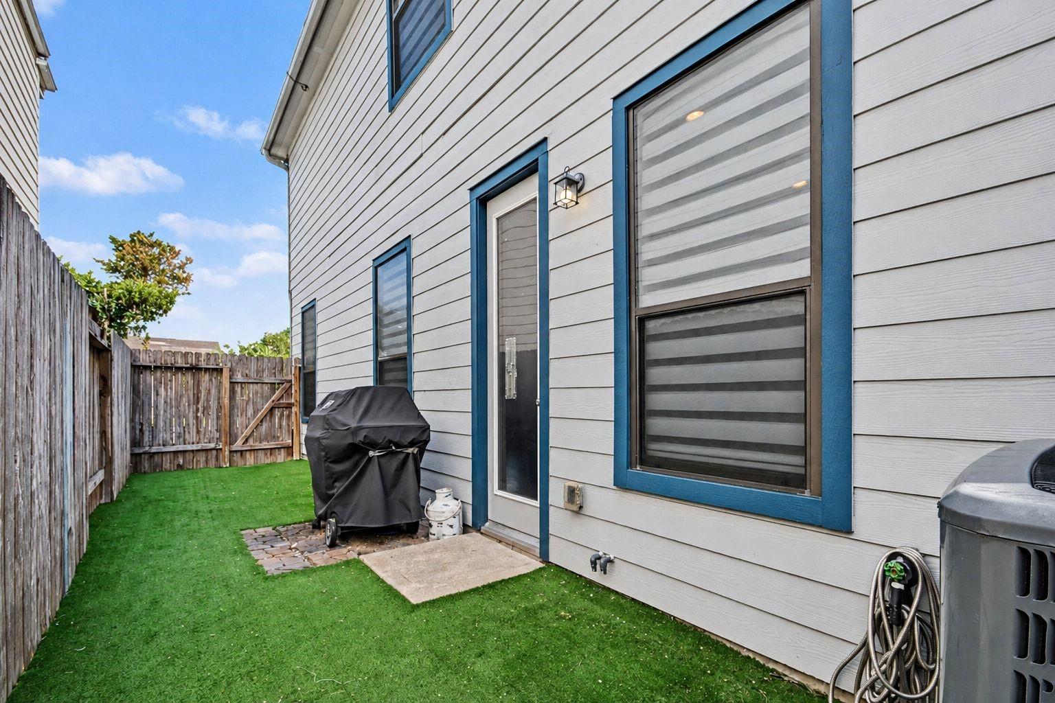 1154 W 10th Street Property Photo 29
