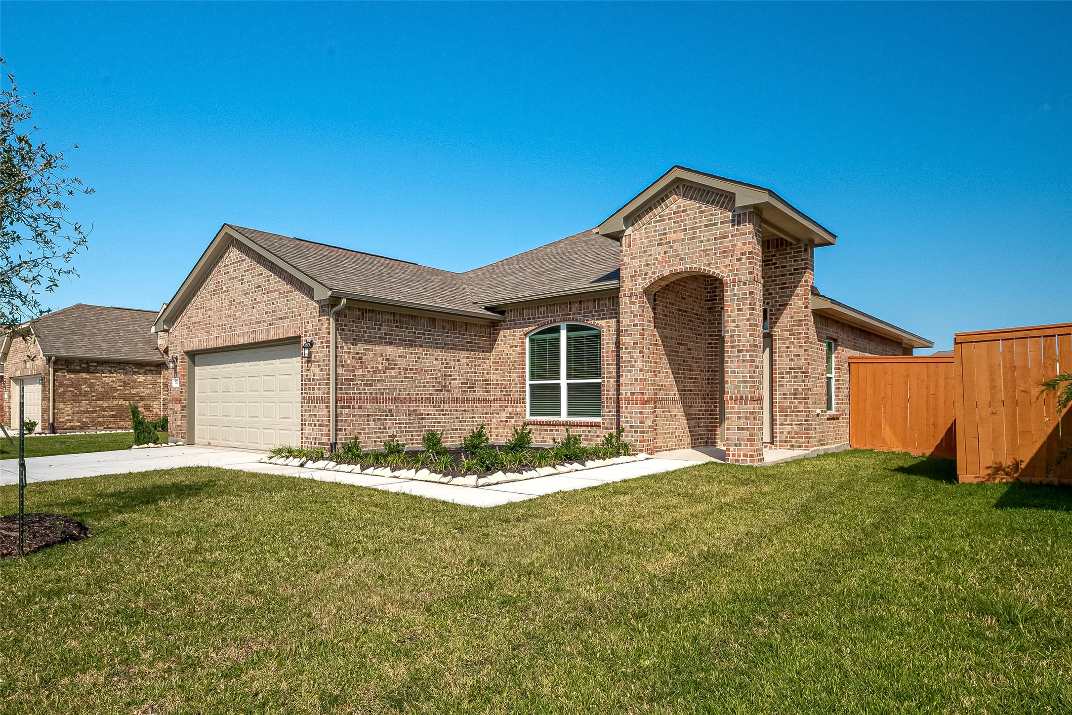 2212 Port Jackson Property Photo 4
