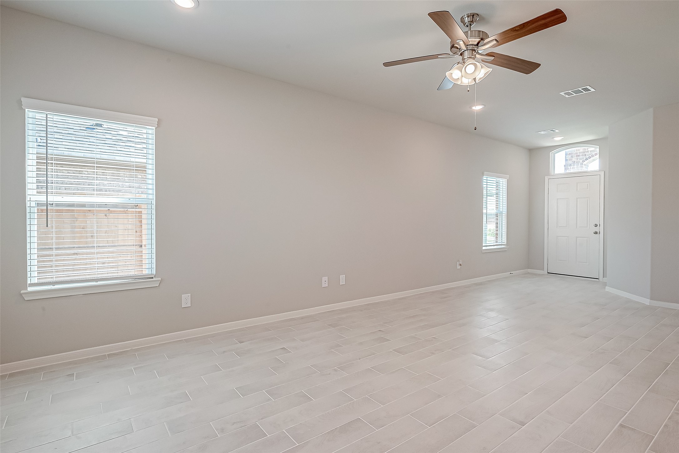 2212 Port Jackson Property Photo 10