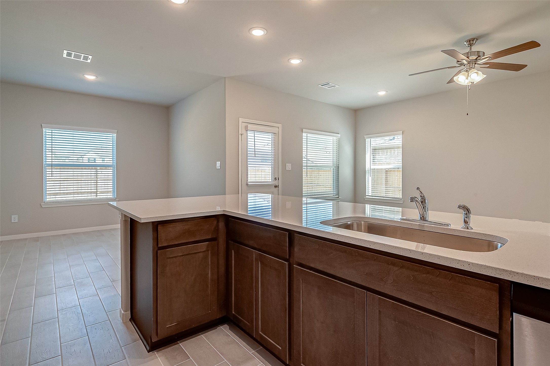 2212 Port Jackson Property Photo 18