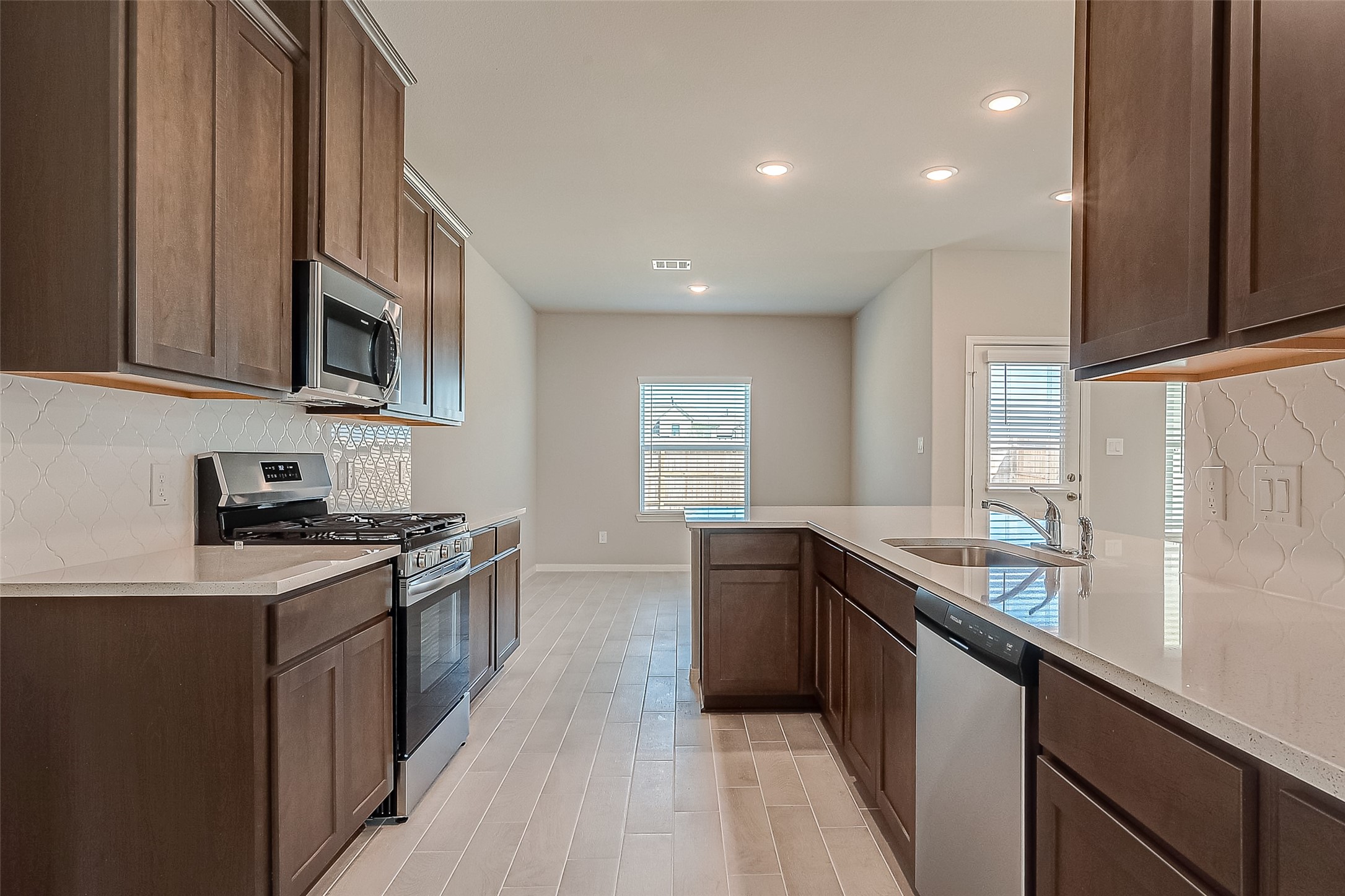 2212 Port Jackson Property Photo 19
