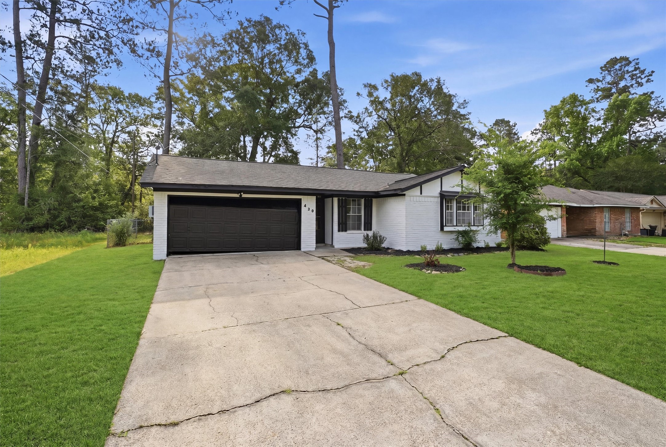 430 Eastwood Drive Property Photo 2