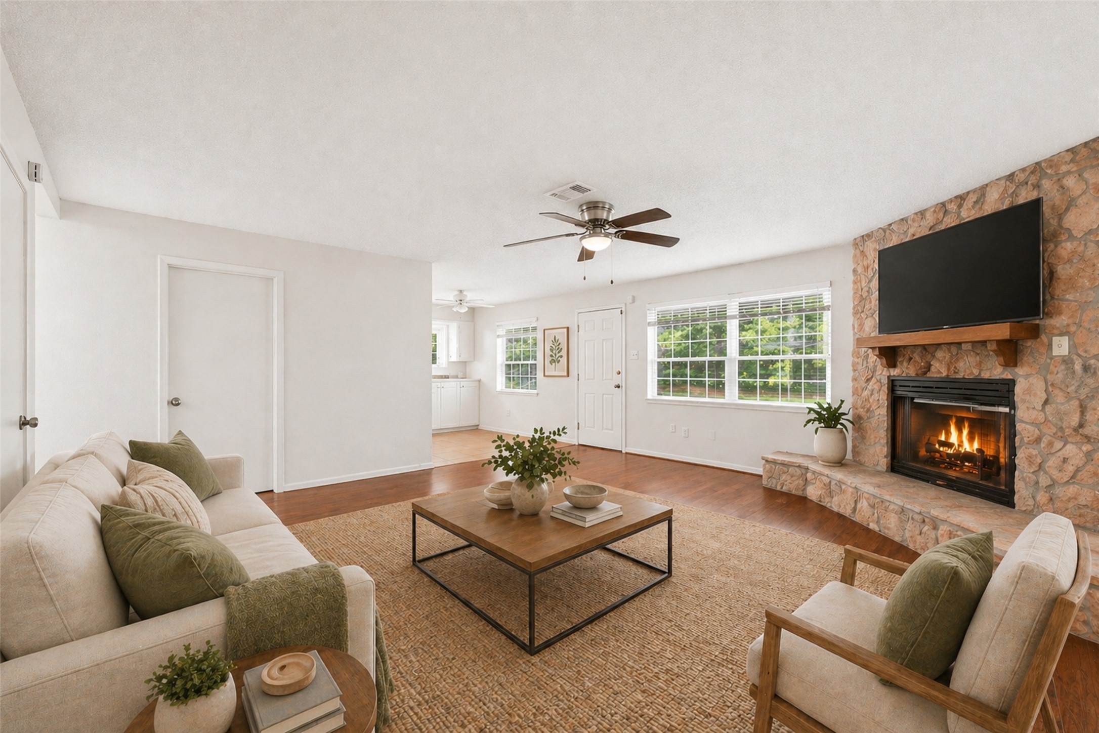 430 Eastwood Drive Property Photo 4