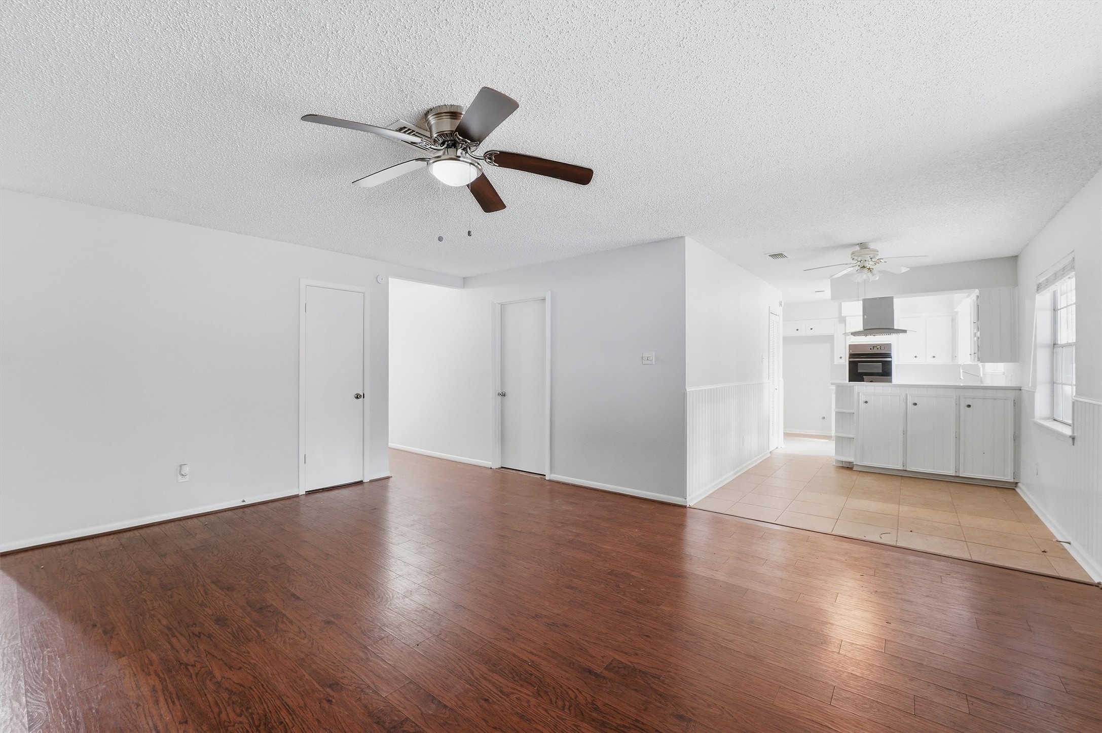430 Eastwood Drive Property Photo 5