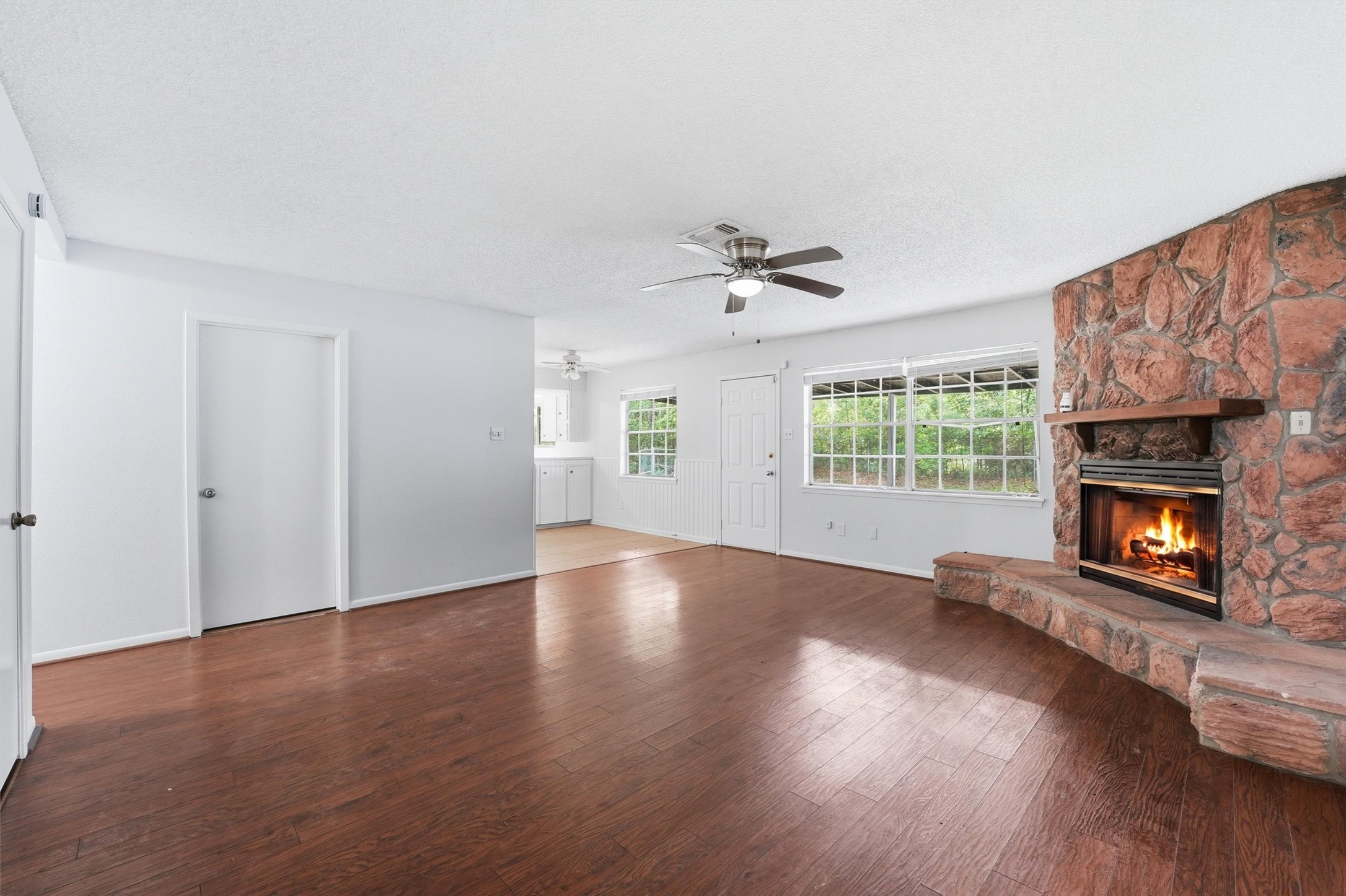 430 Eastwood Drive Property Photo 7