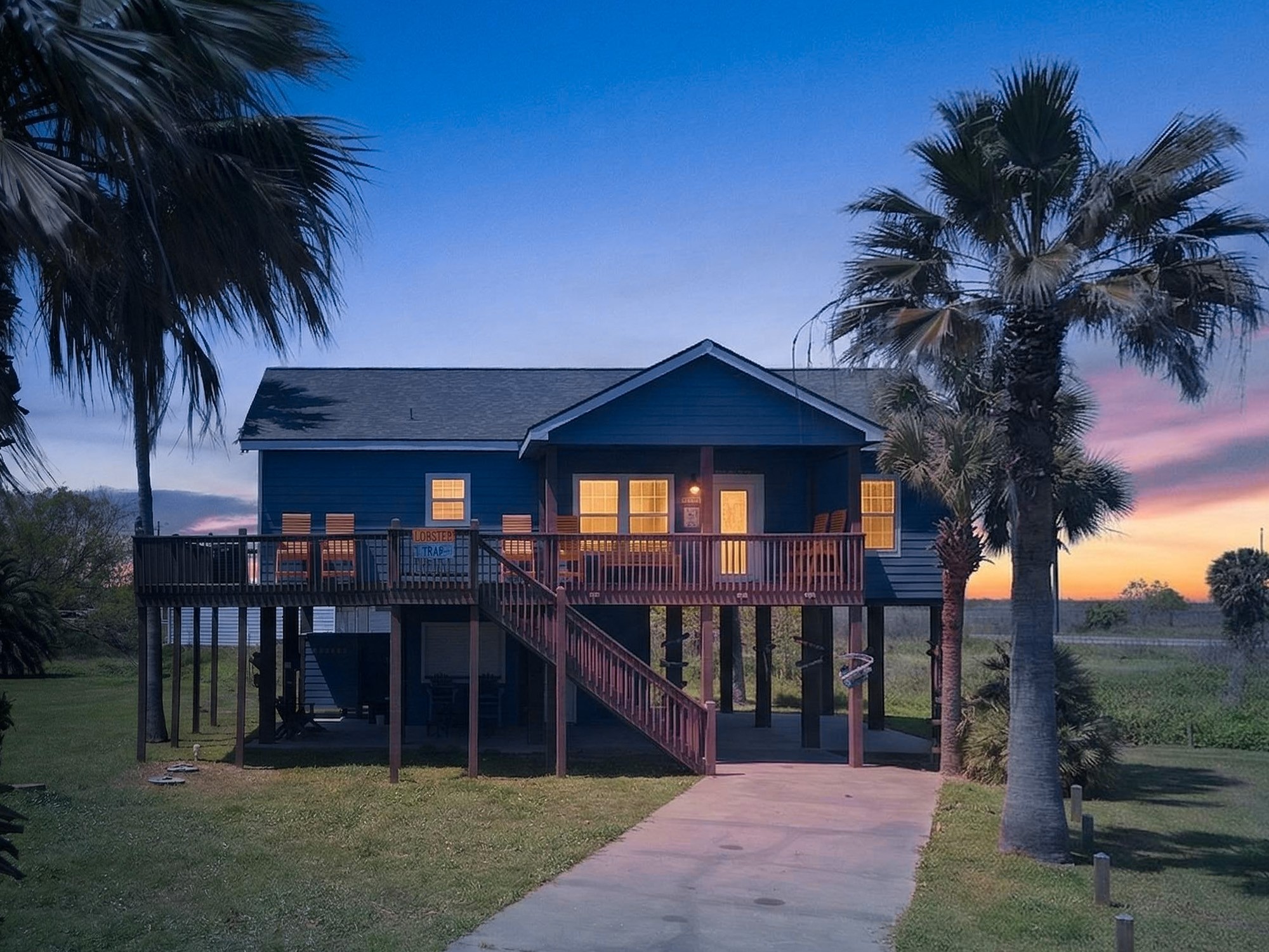 2019 Flamingo Drive Property Photo 2