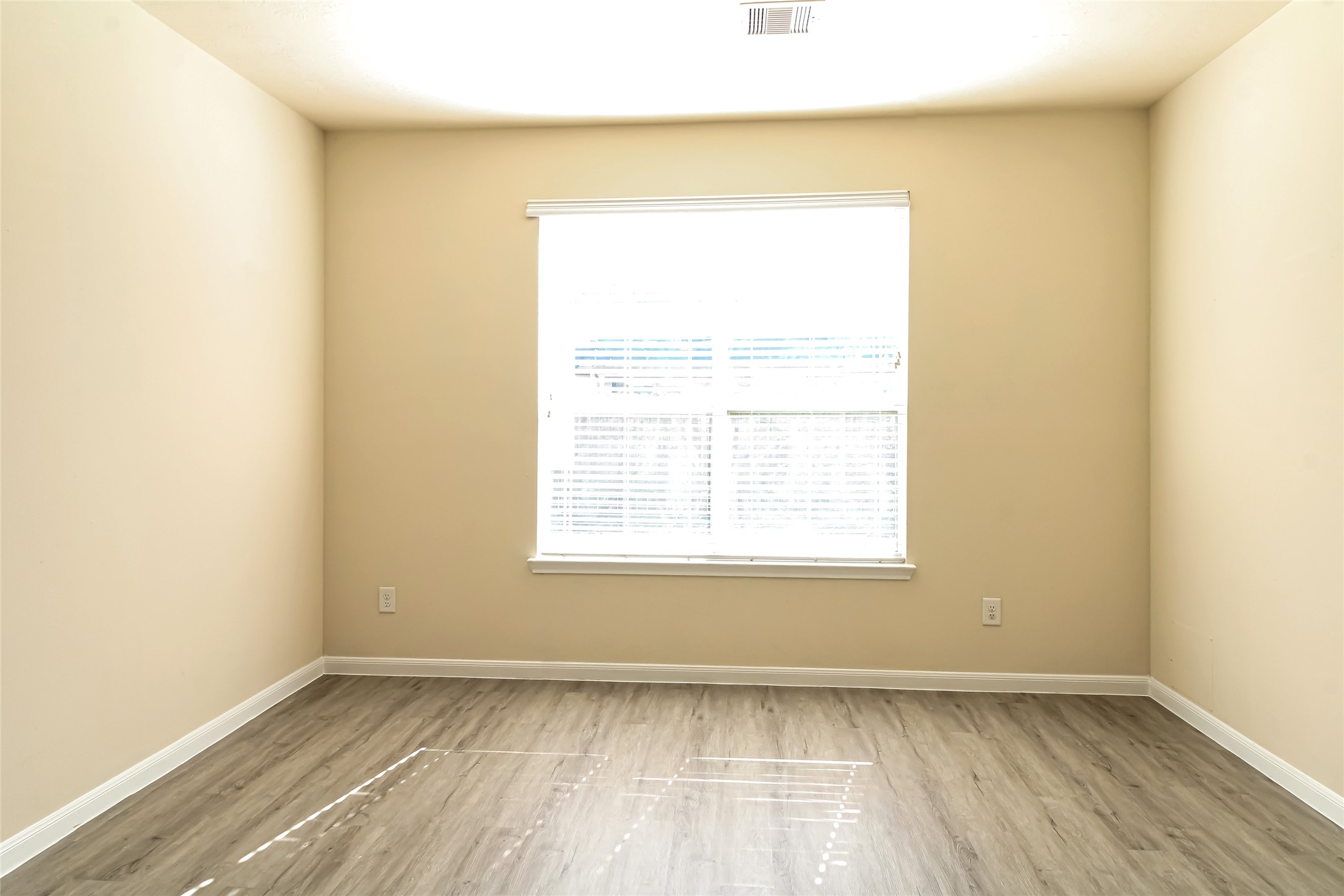 12306 Dona Lane Property Photo 9