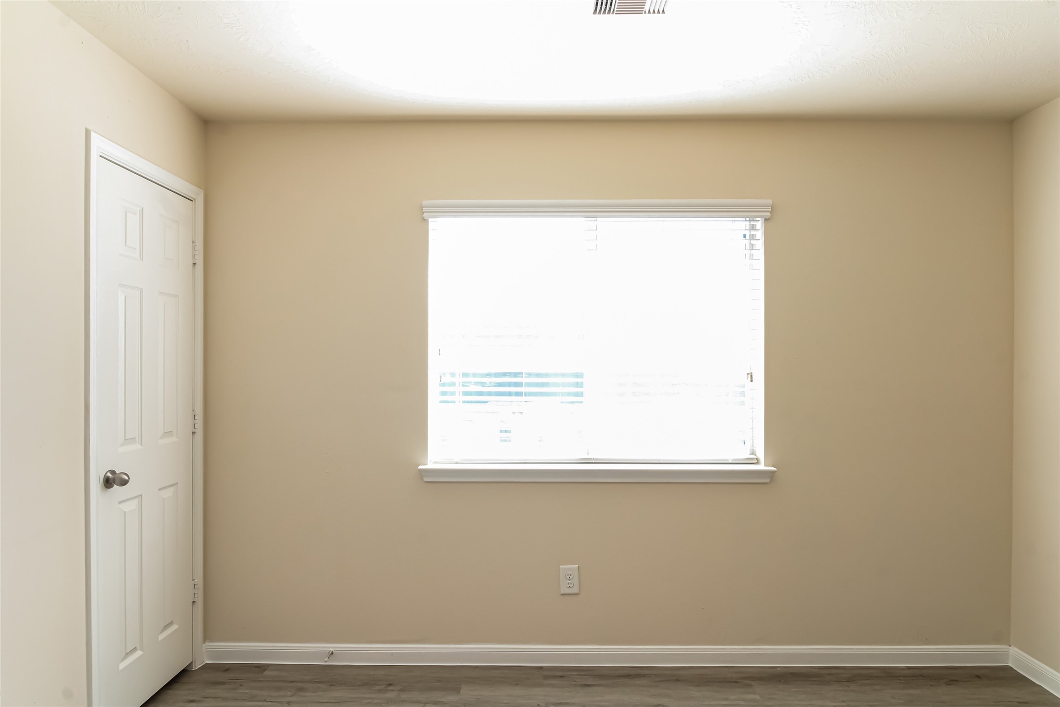 12306 Dona Lane Property Photo 10