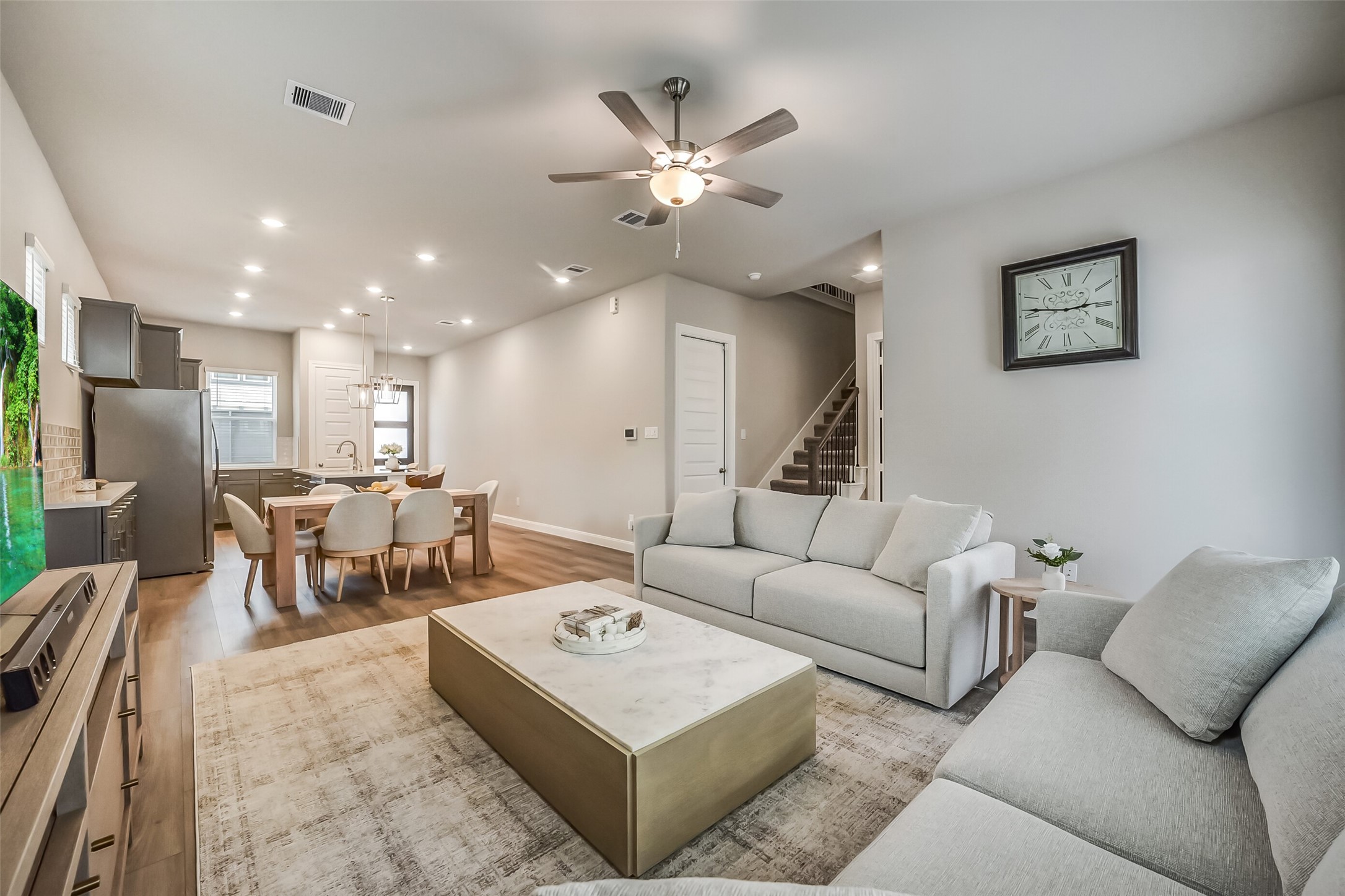 4204 Weathered Oak Drive Property Photo 12
