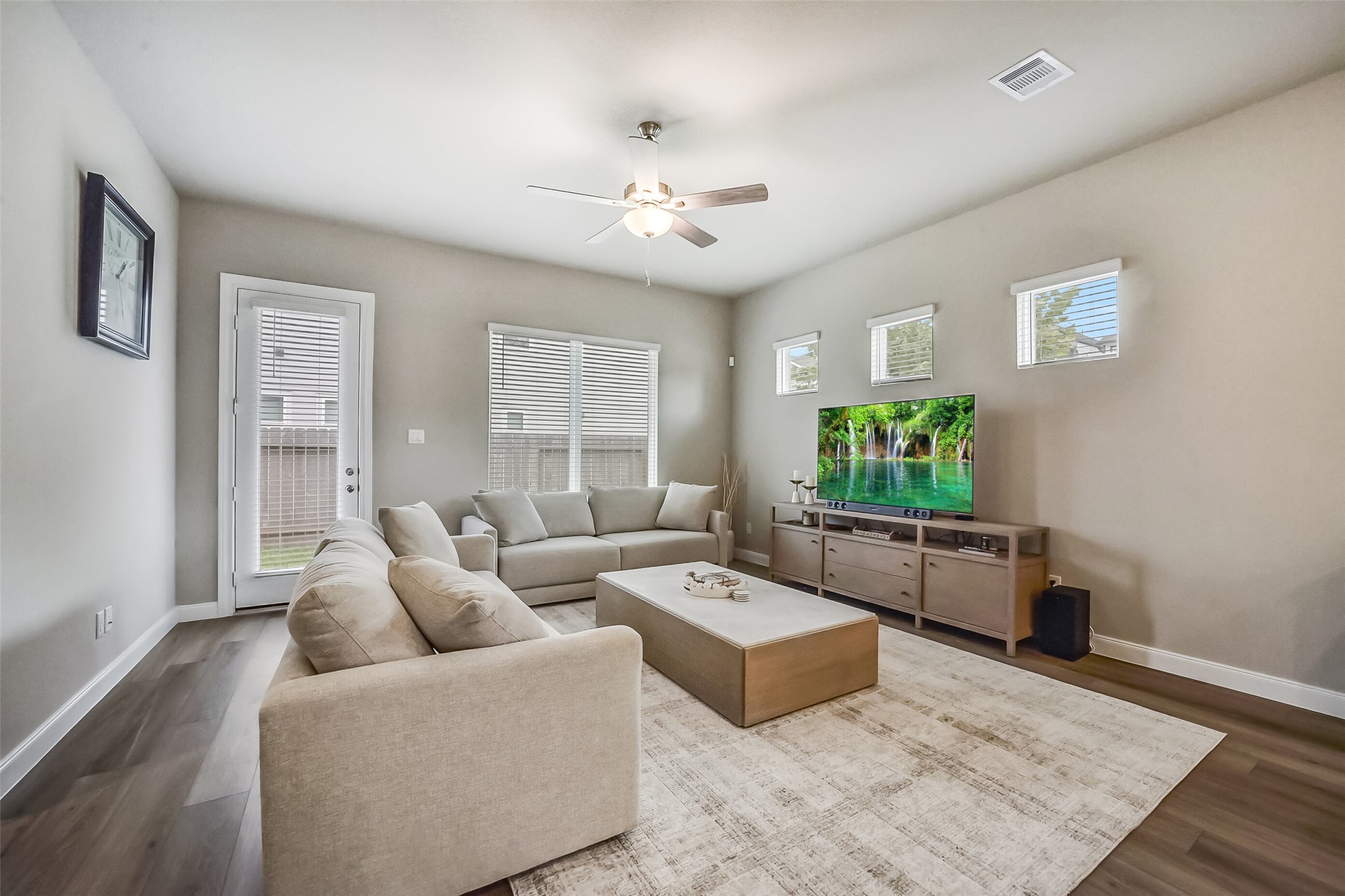 4204 Weathered Oak Drive Property Photo 13