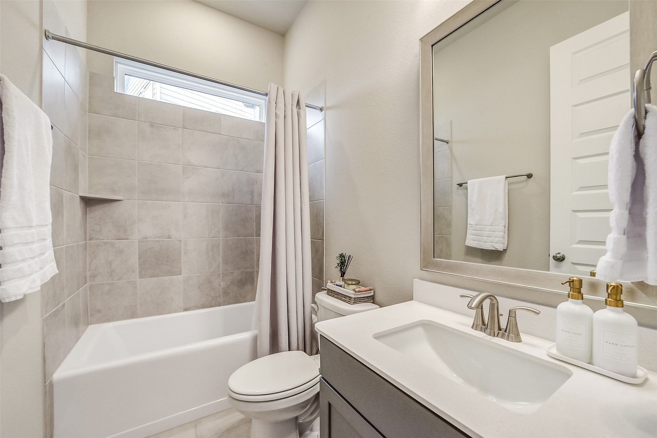 4204 Weathered Oak Drive Property Photo 24