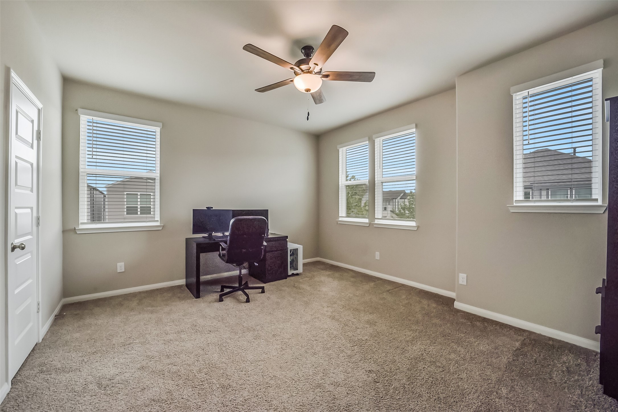 4204 Weathered Oak Drive Property Photo 25