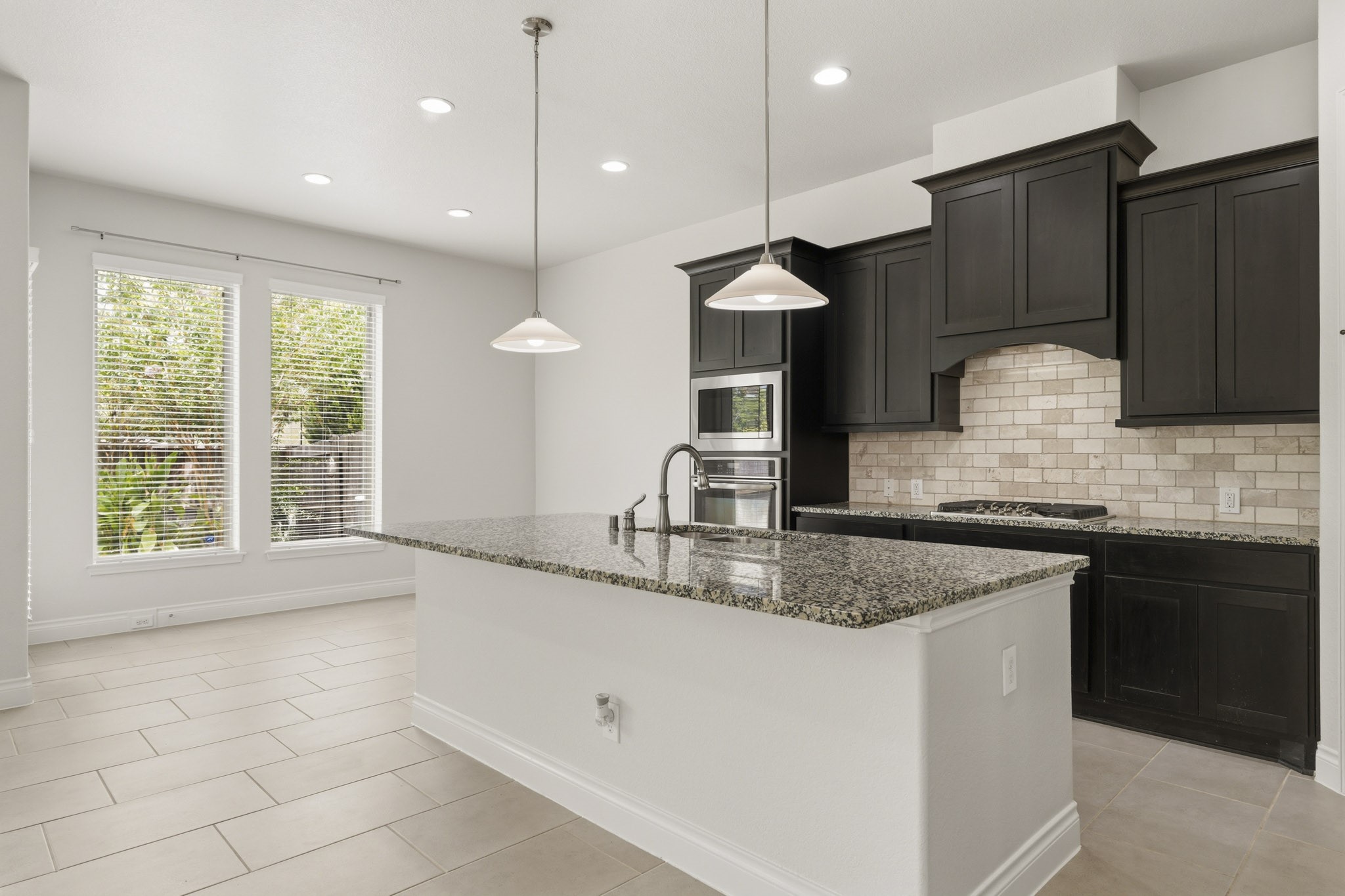 9527 Scanlan Heights Lane Property Photo 16