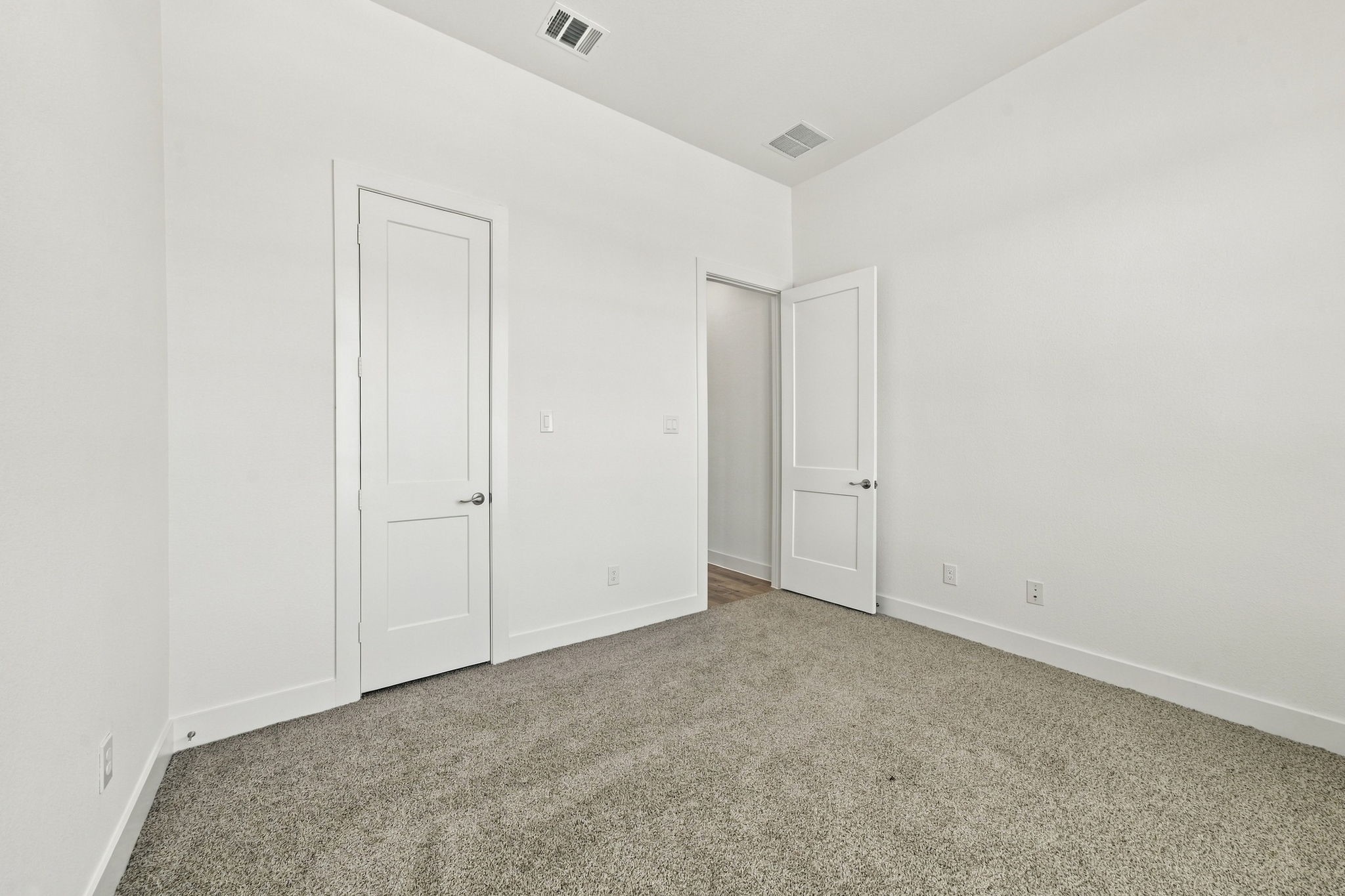 701 Green Ash Way Property Photo 4