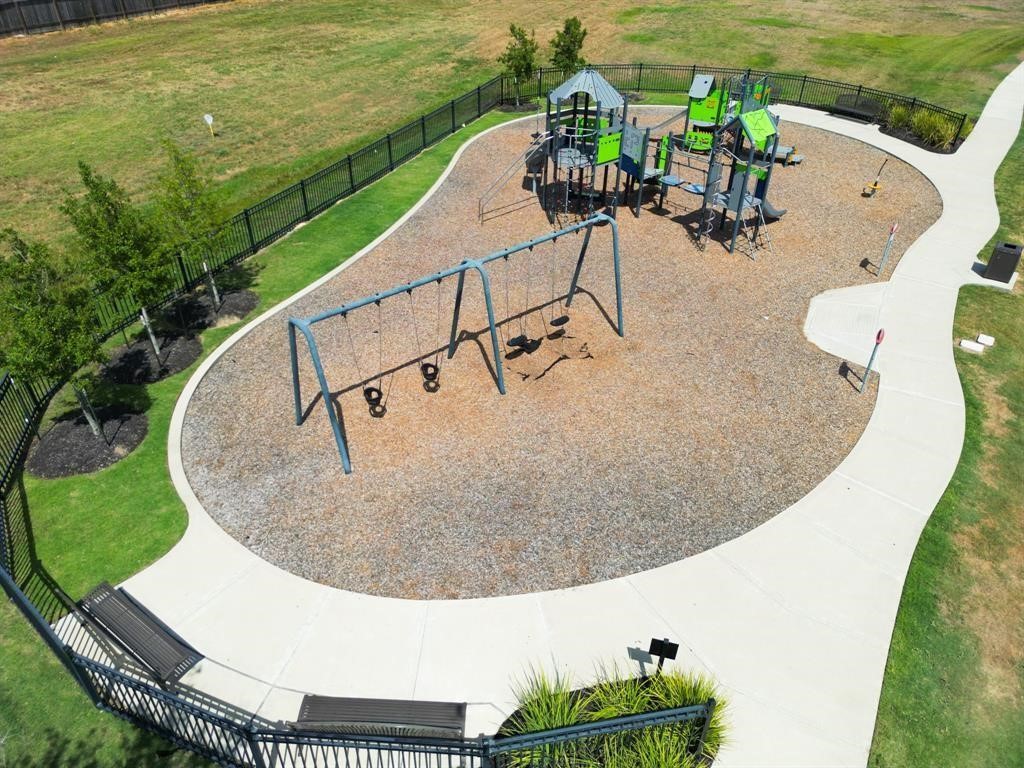 22514 Busalla Trail Property Photo 3