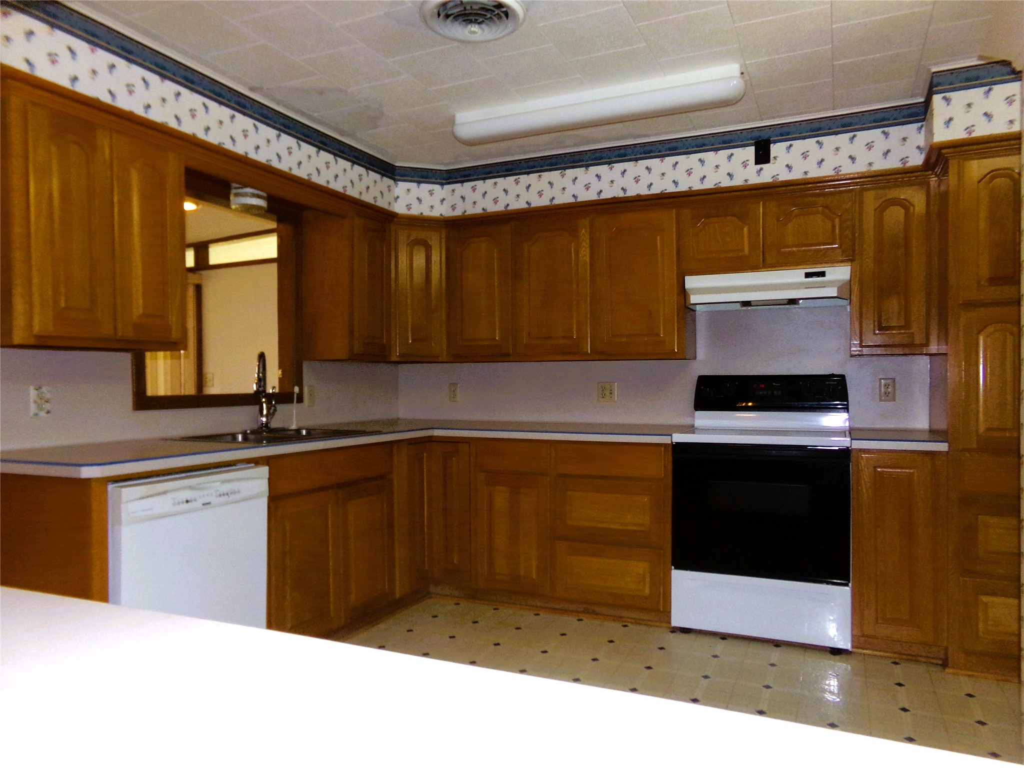 504 N West Street Property Photo 4