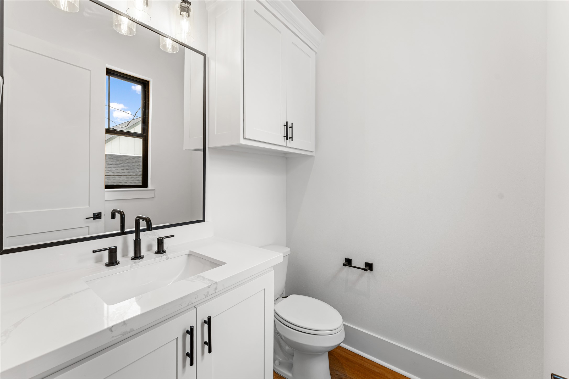 515 E 4th Street Property Photo 16