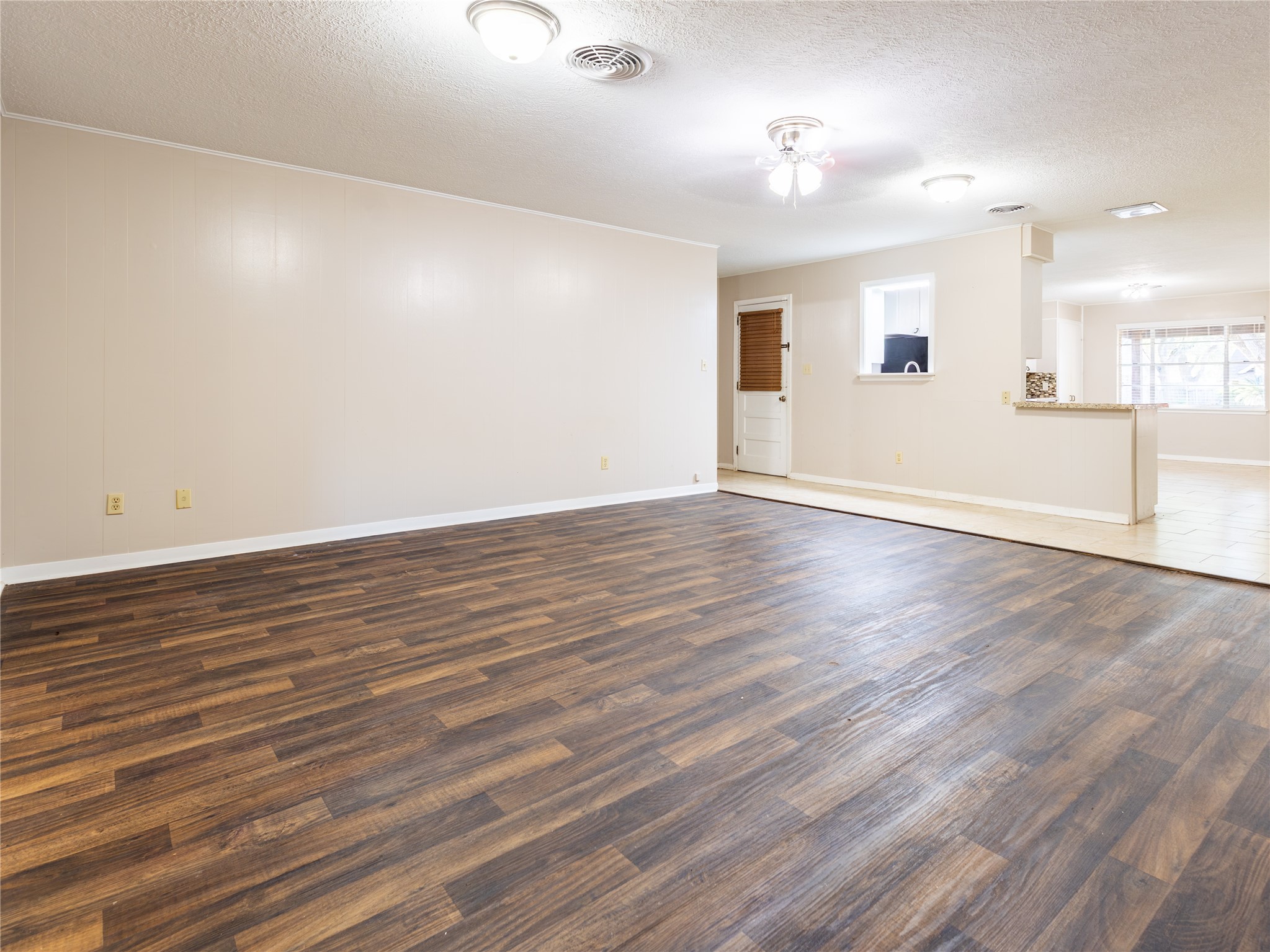 2728 Encino Property Photo 7
