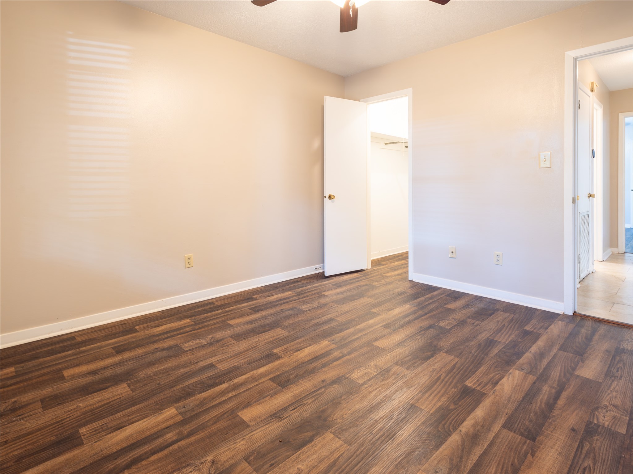 2728 Encino Property Photo 12