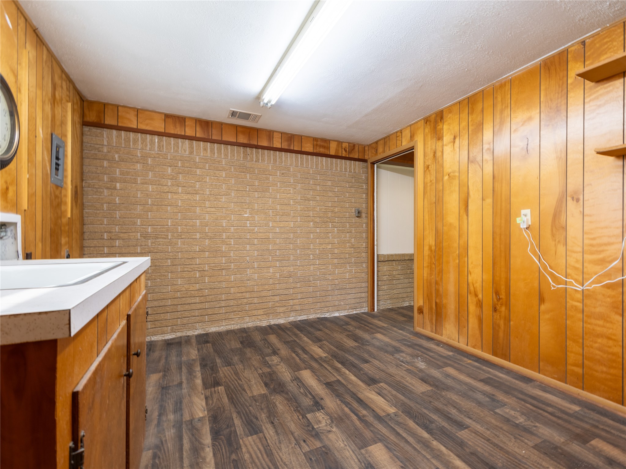 2728 Encino Property Photo 24