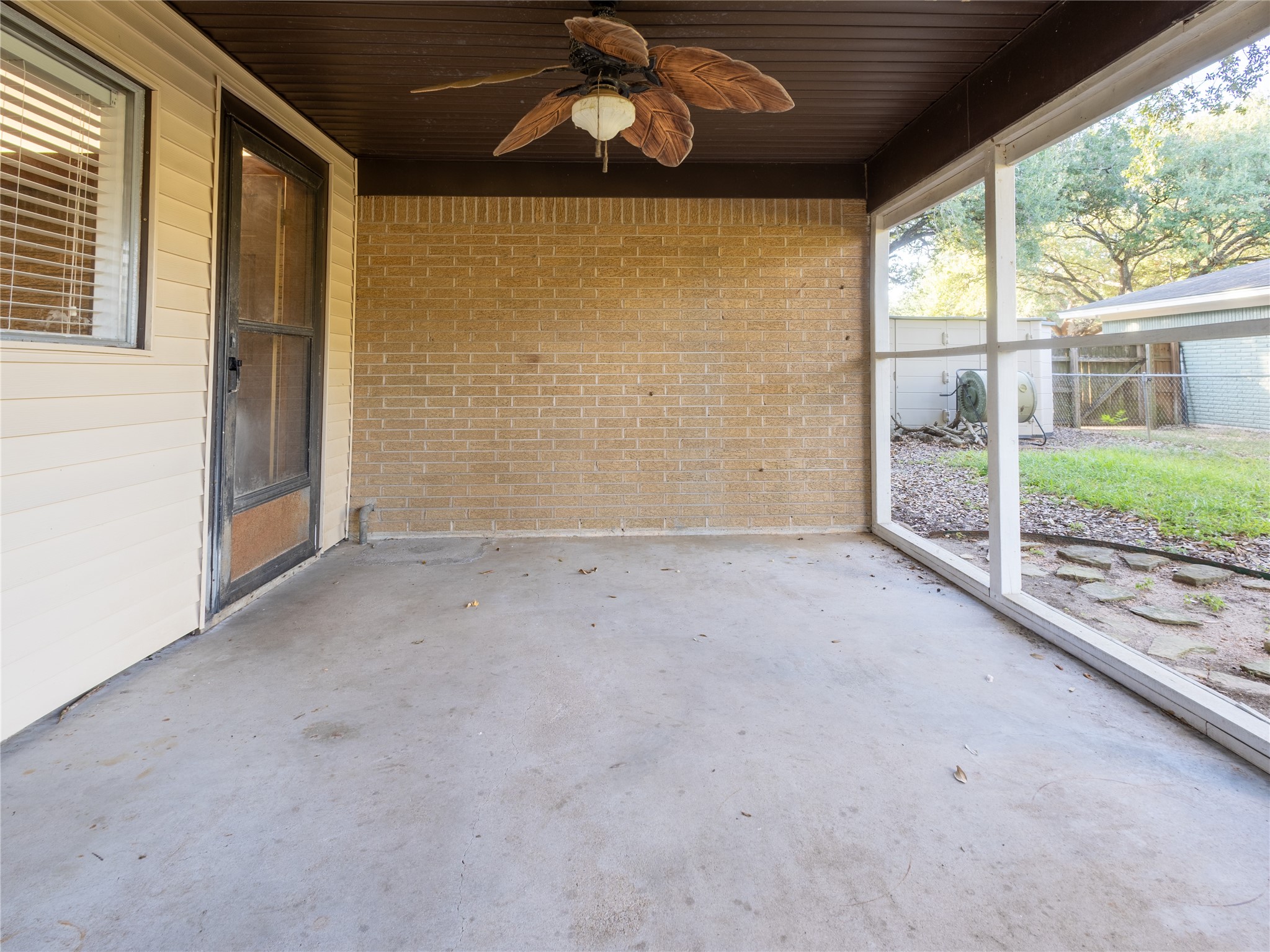 2728 Encino Property Photo 25