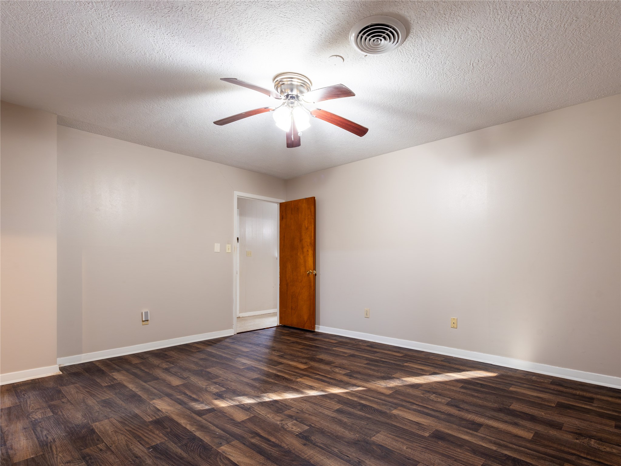 2728 Encino Property Photo 27